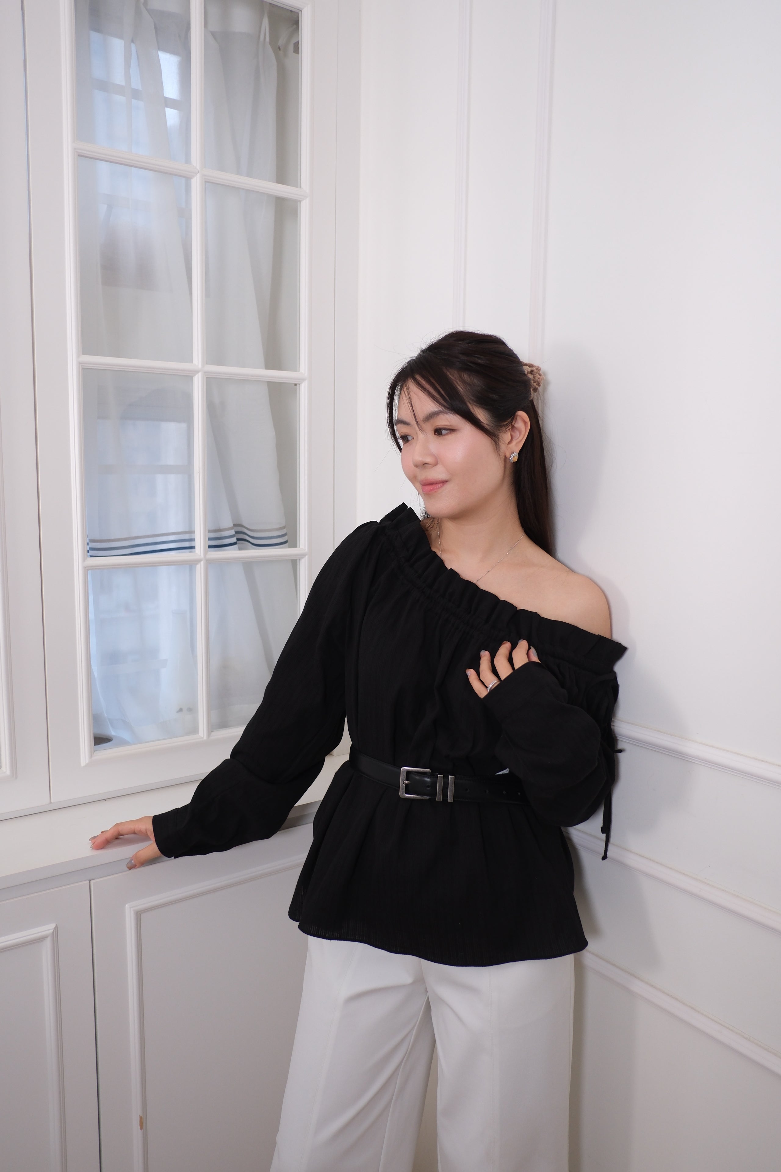 Off Shoulder Ruffle Blouse [T0265]