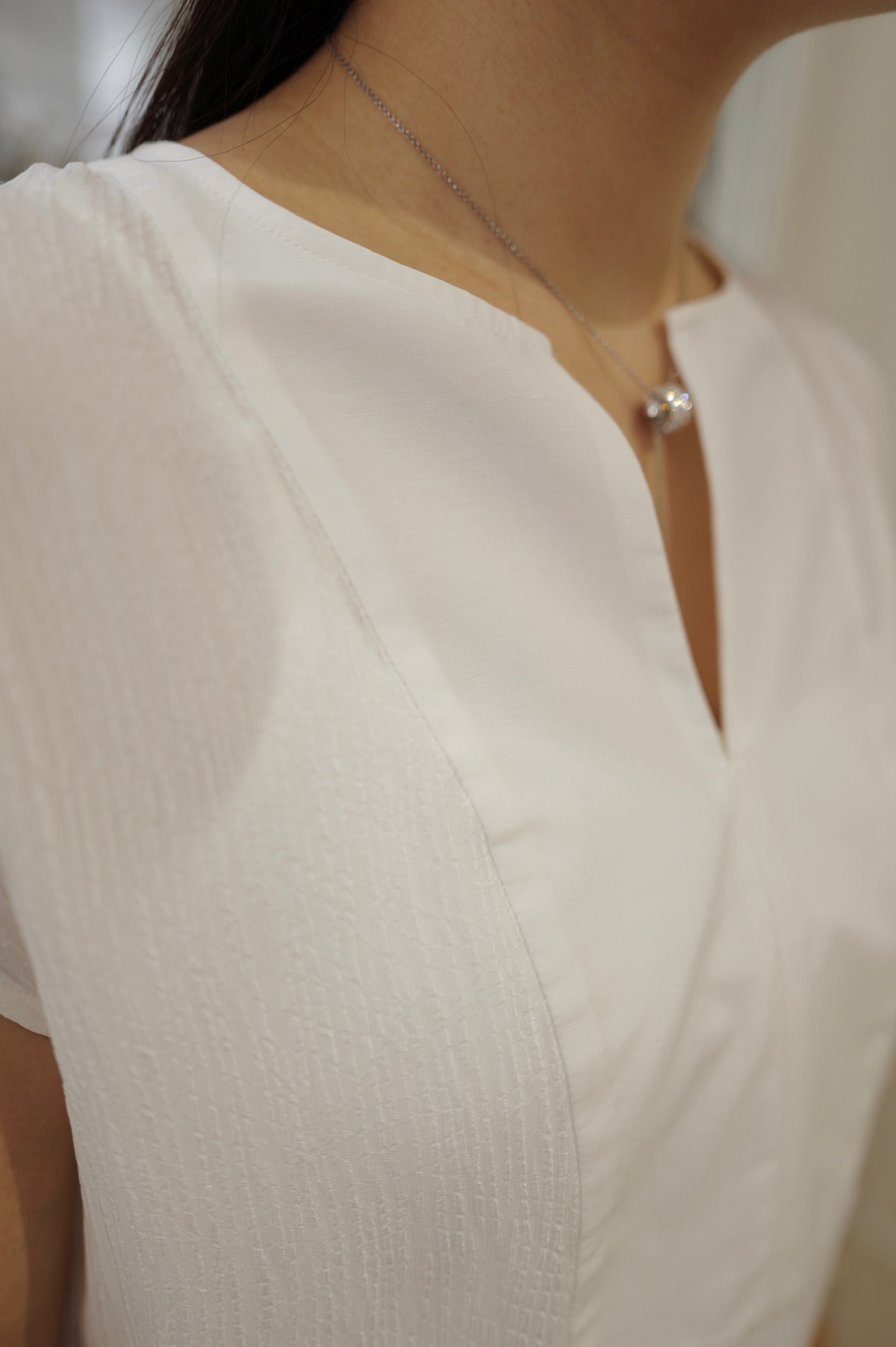 【LE ZANS BRAND COLLECTION】Silk Sleeveless V-Neck Pleat Front Blouse(100%silk) [T0274]