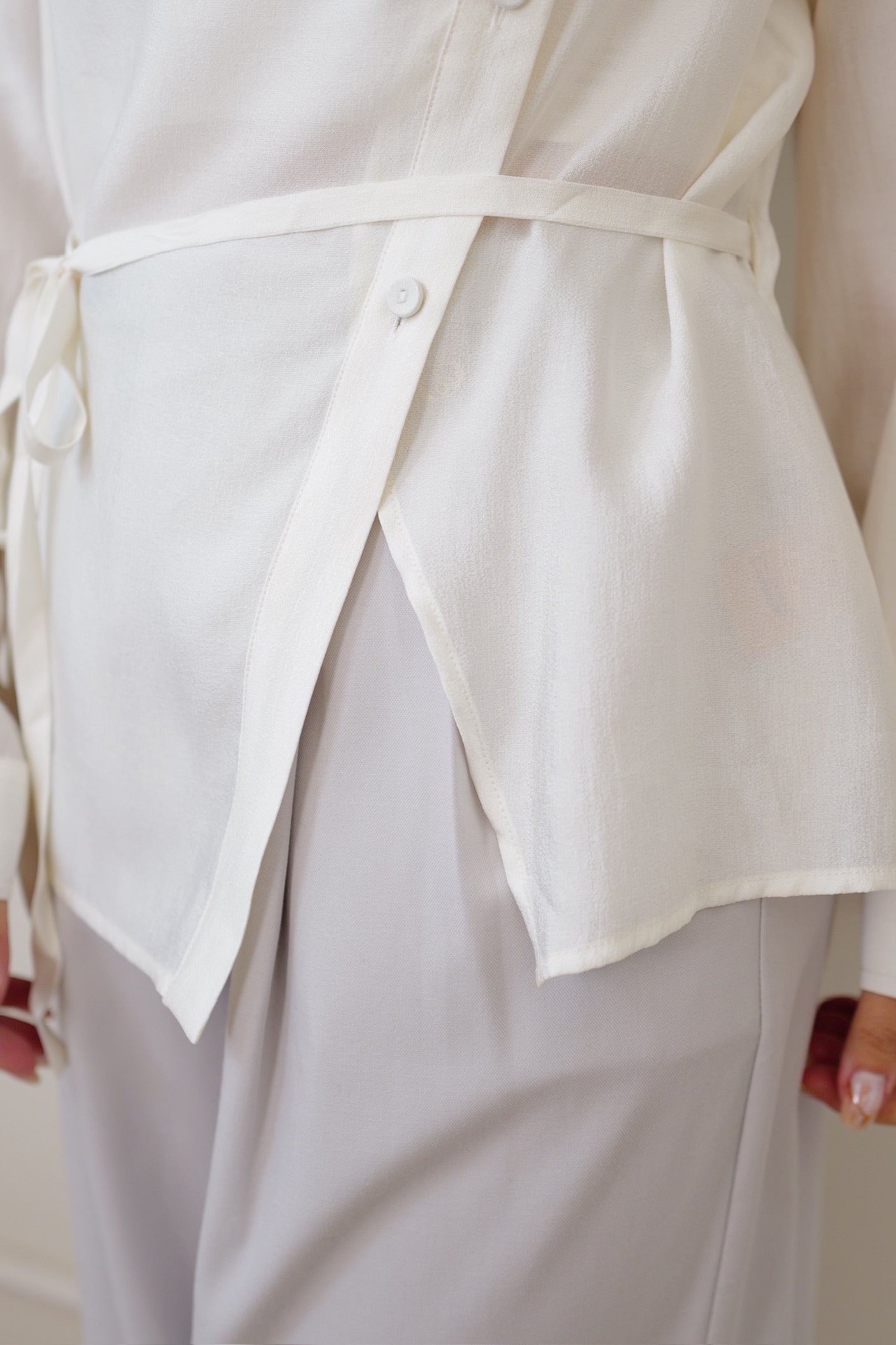 【LE ZANS BRAND COLLECTION】Minimalist Asymmetric Wrap Top[T0313]