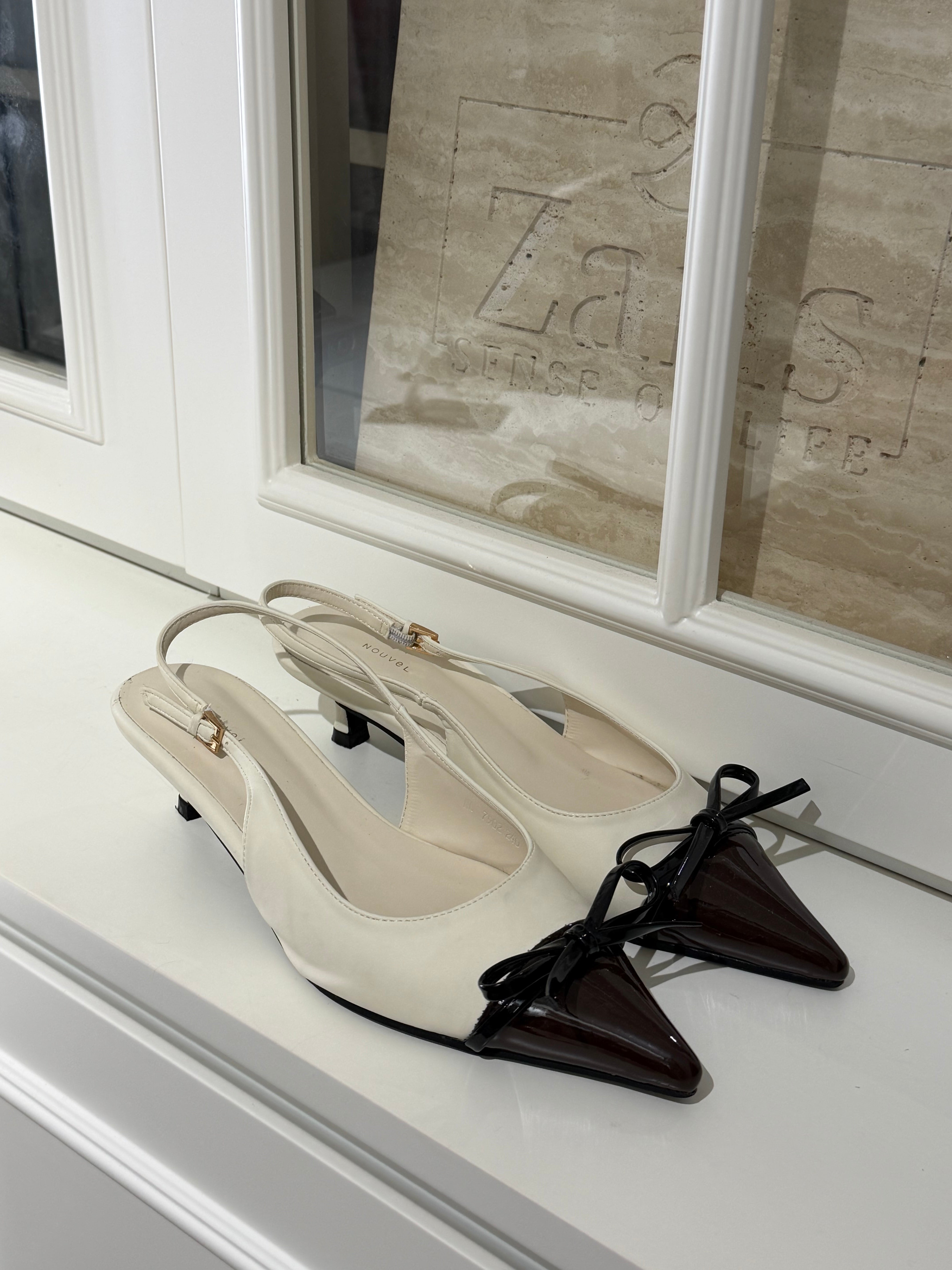 Elegant Pointed Bow Flats [S026]