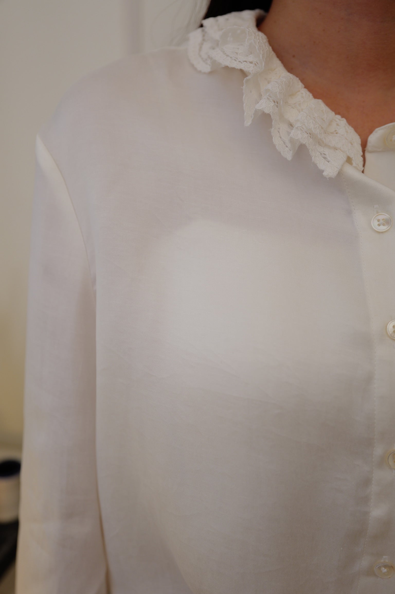 【LE ZANS BRAND COLLECTION】Elegant Lace Trimmed Peter Pan Collar Top [T0308]
