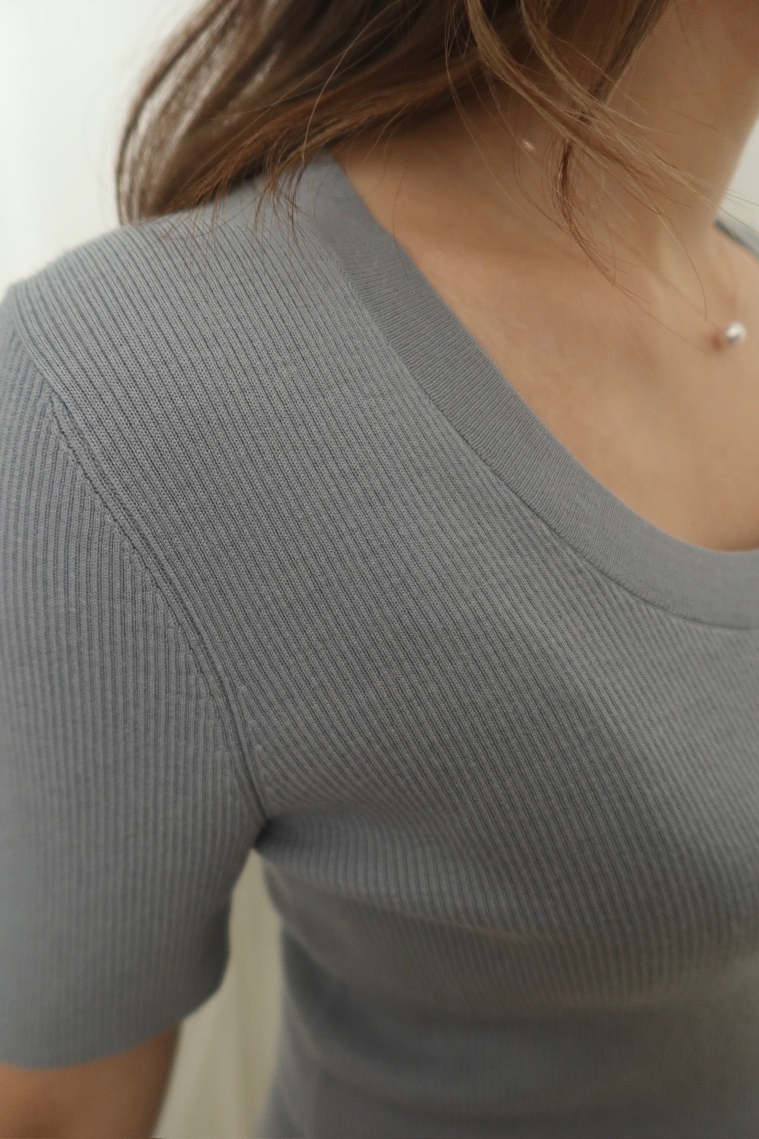 【LE ZANS BRAND COLLECTION】 
Light gray wool short-sleeve top (100% Ultra Fine Merino Wool) [T0178]