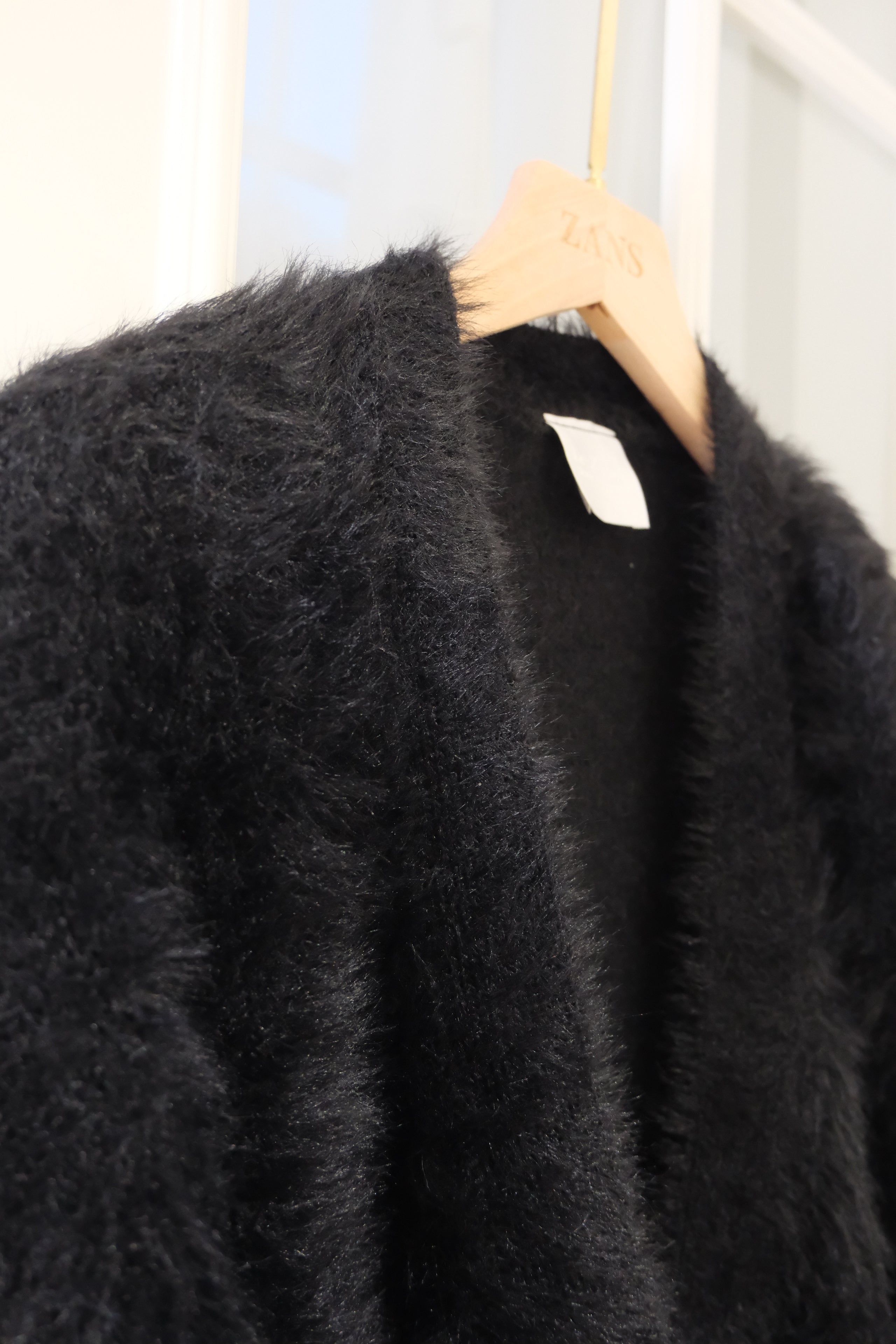 【LE ZANS BRAND COLLECTION】Fluffy Black Fuzzy Button Long Cardigan [J0130]