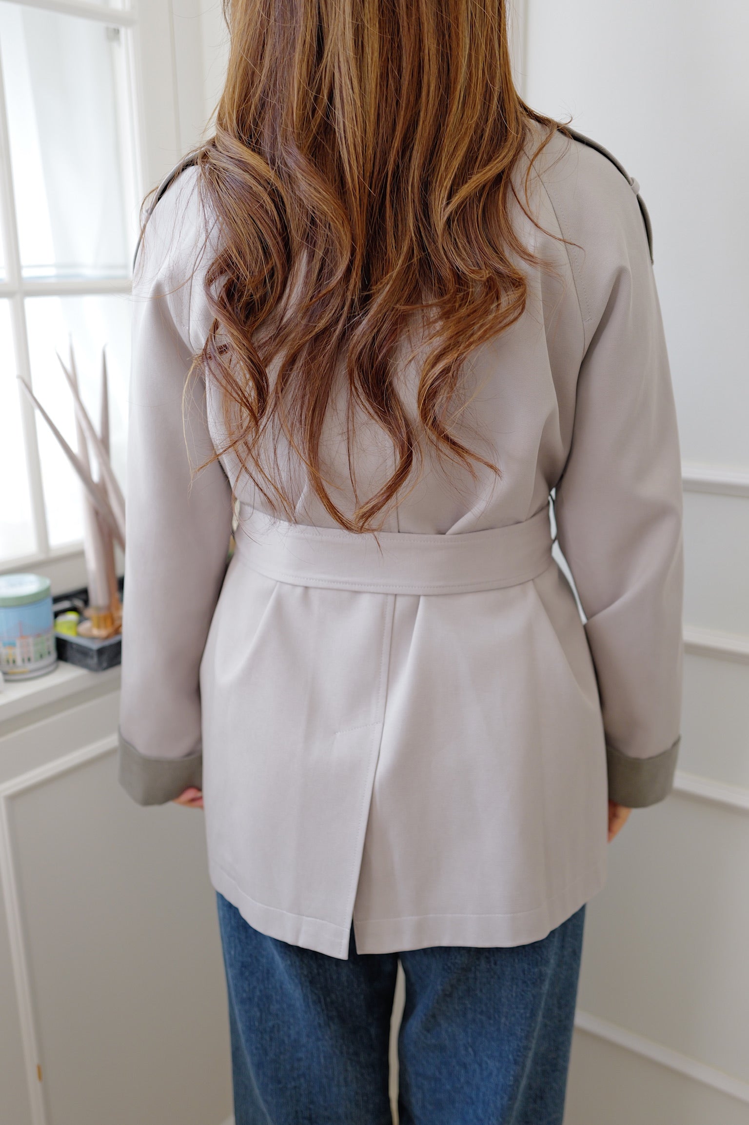 【LE ZANS PRIVÉ】French Two-Tone Lapel Belted Short Trench Coat [J0146]