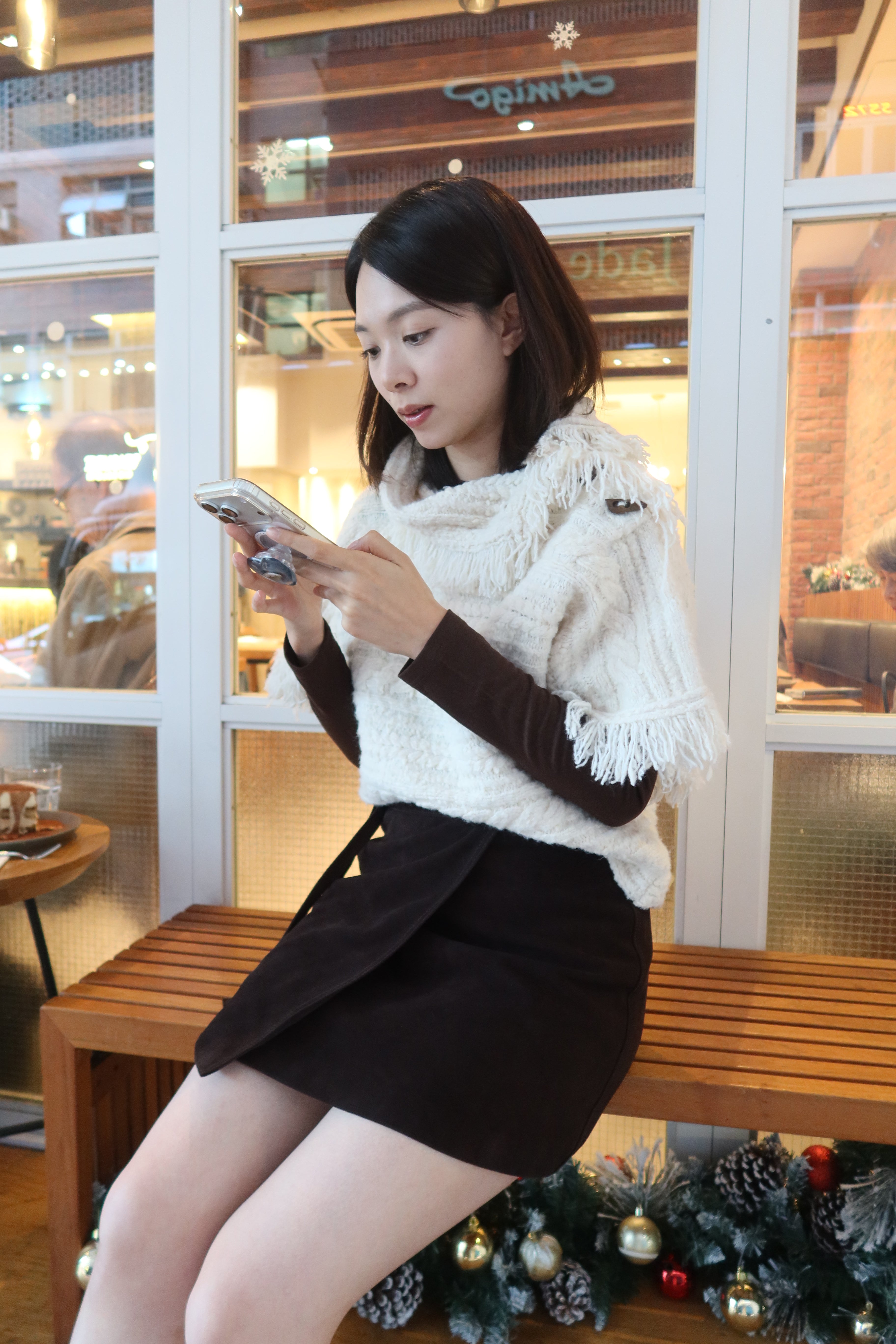【LE ZANS BRAND COLLECTION】Frost White Fringed Chunky Knit Sweater (35%wool)  [T0248]