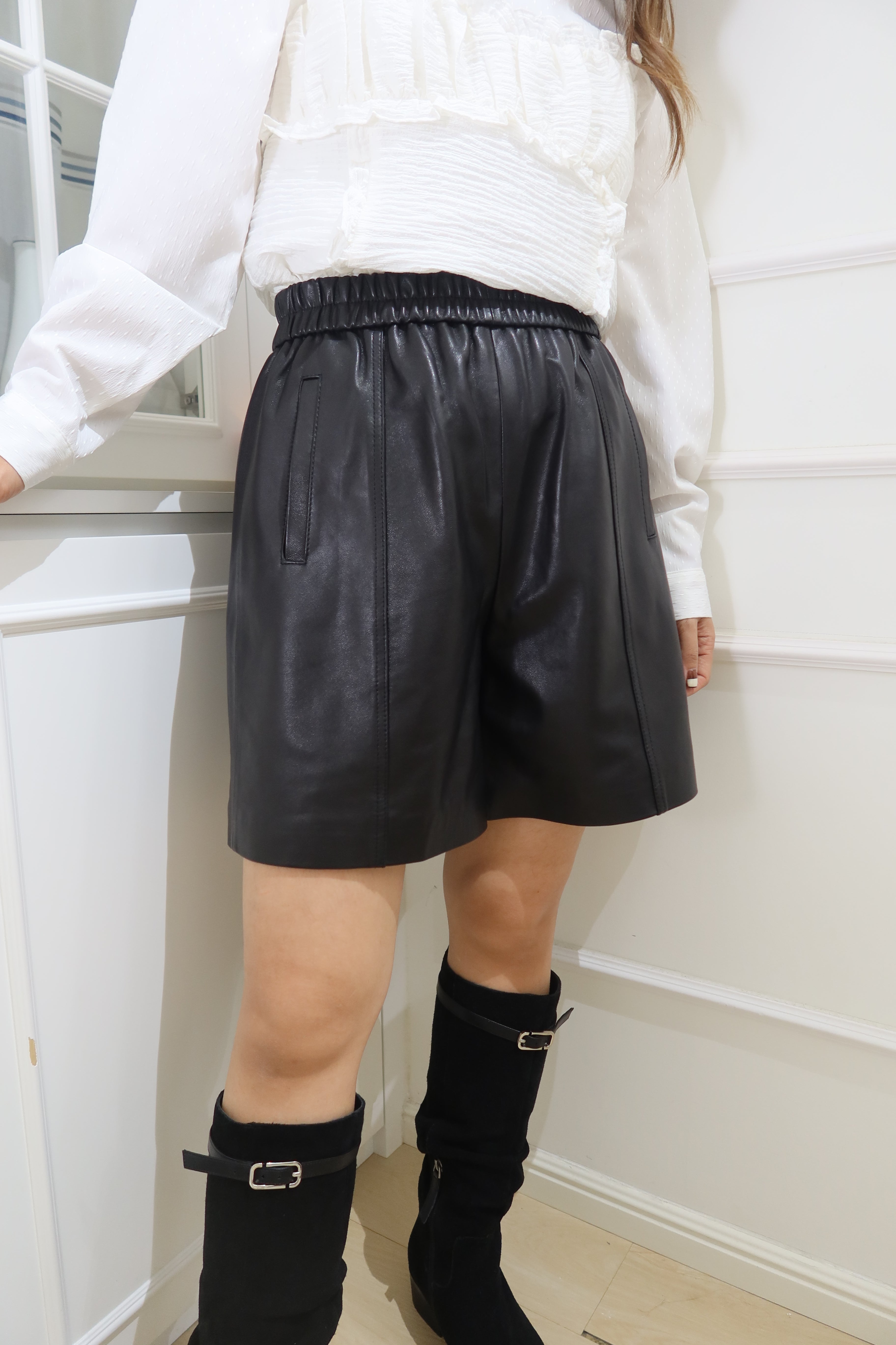 【LE ZANS BRAND COLLECTION】Pure Black Leather Biker Shorts (100% lambskin) [SK0071]