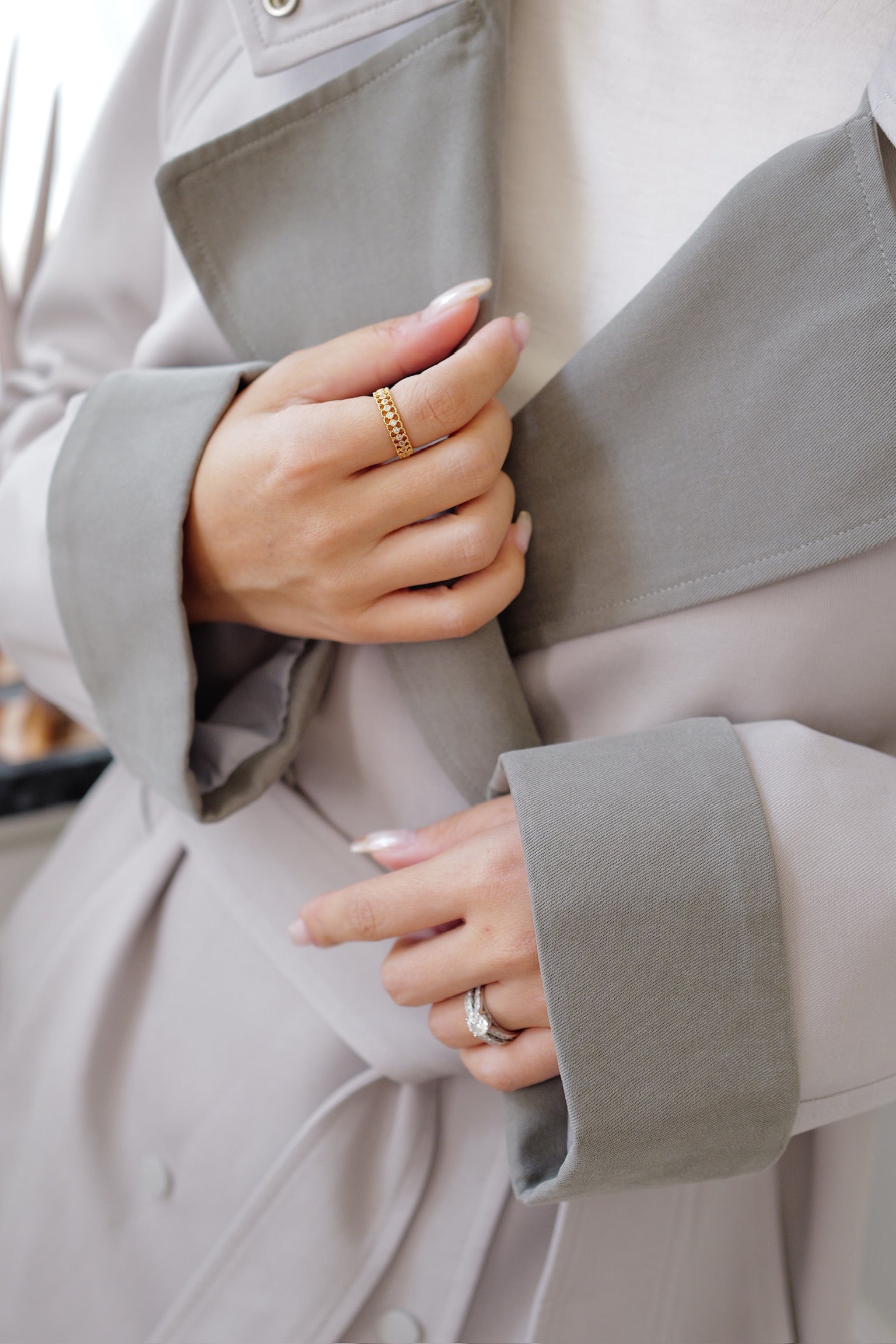 【LE ZANS PRIVÉ】French Two-Tone Lapel Belted Short Trench Coat [J0146]