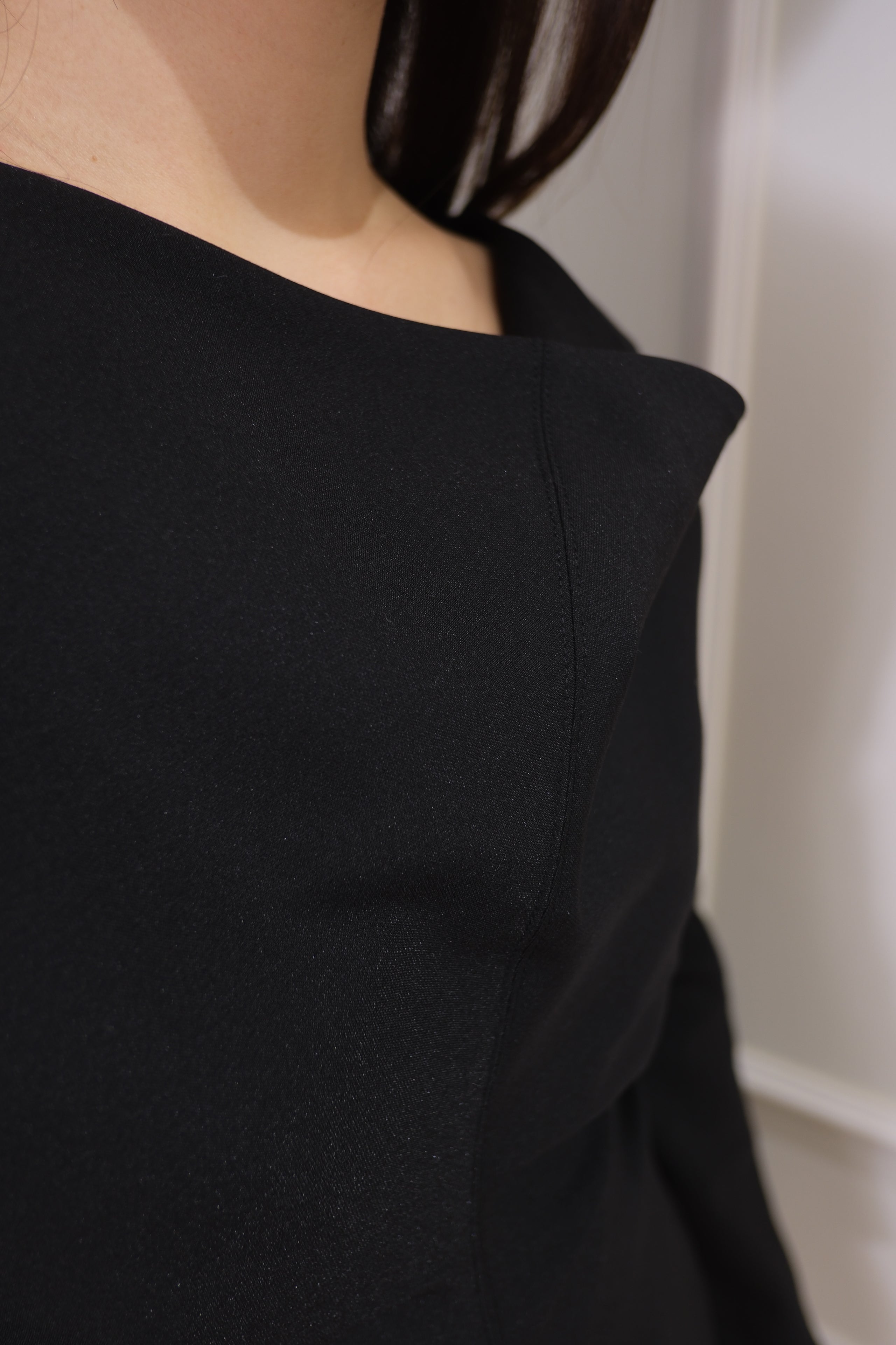 French Bubble Collar Cinched Waist Long Sleeve Top [T0264]