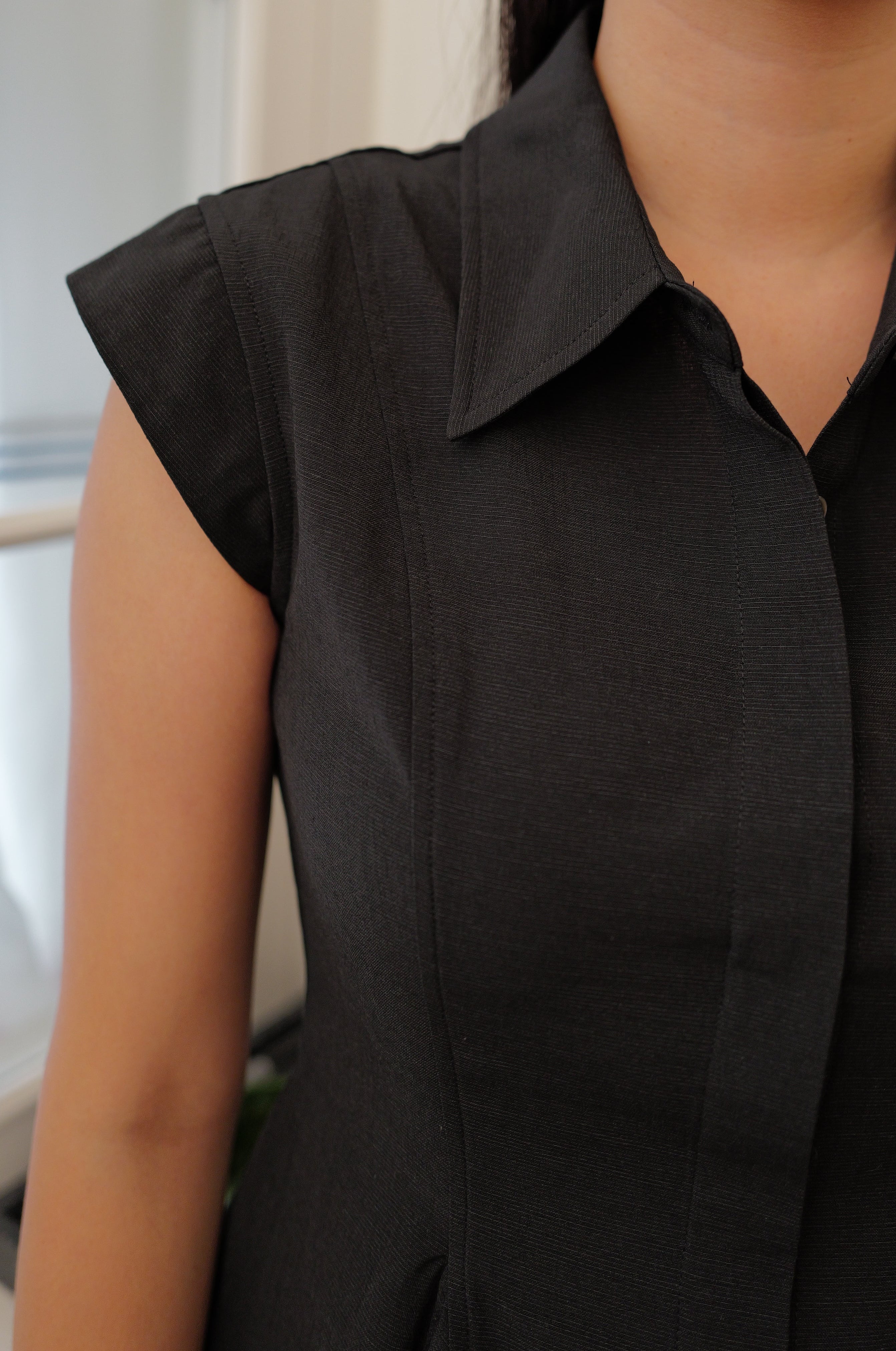 Chic Pleated Peplum Cap-Sleeve Blouse [T0298]