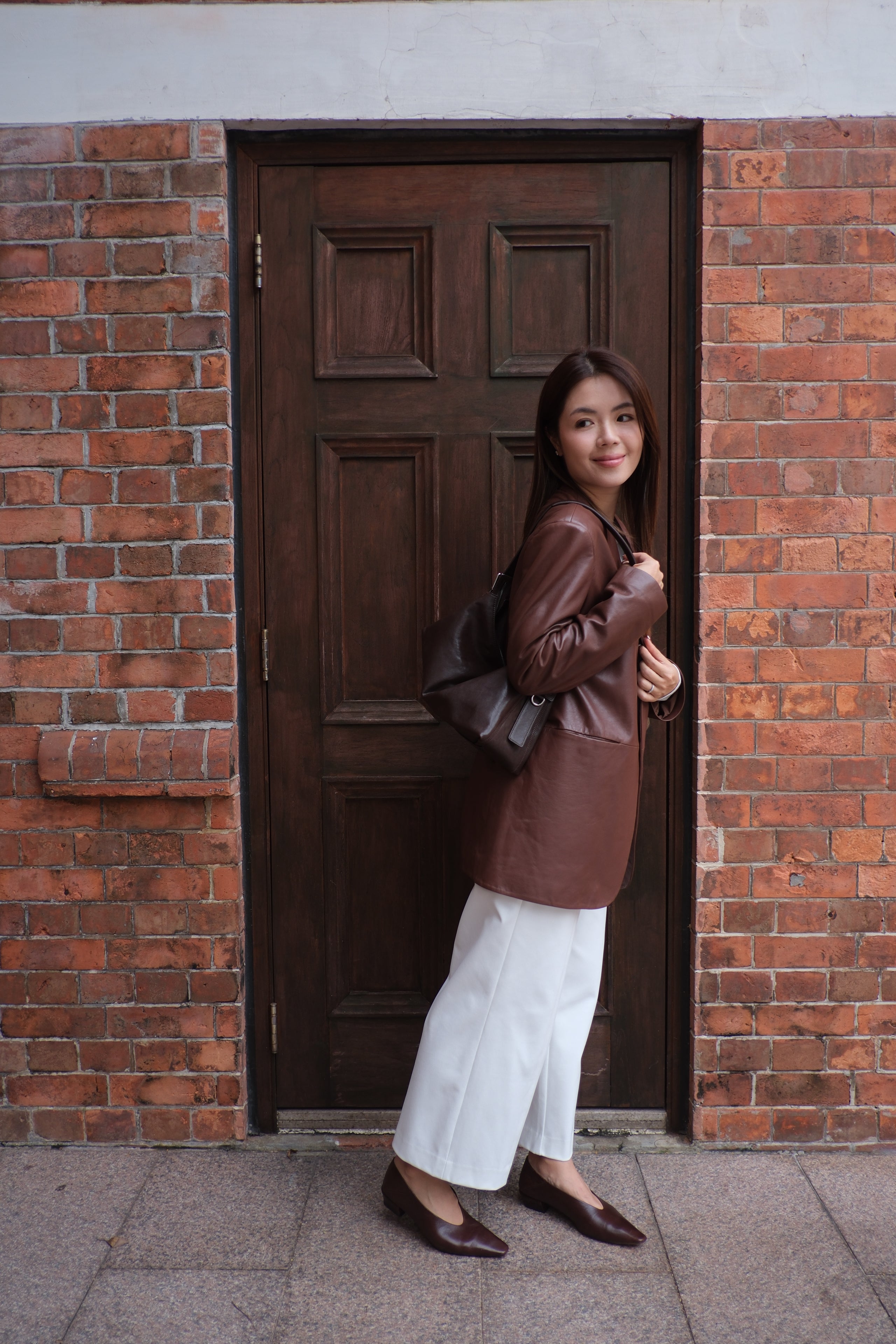 【LE ZANS BRAND COLLECTION】 Classic Sleek Shoulder Tote Bag (Leather) [B0017]