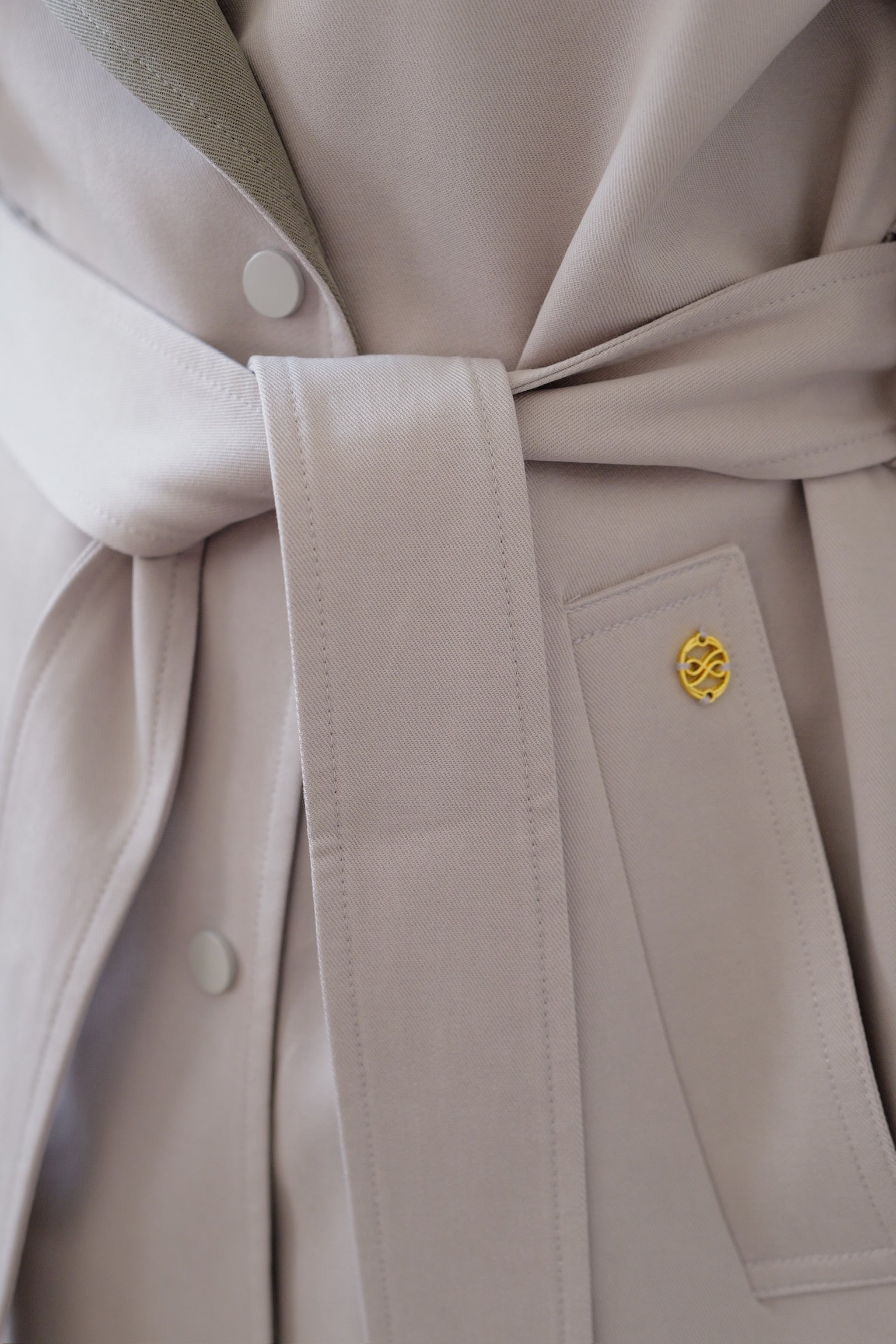 【LE ZANS PRIVÉ】French Two-Tone Lapel Belted Short Trench Coat [J0146]