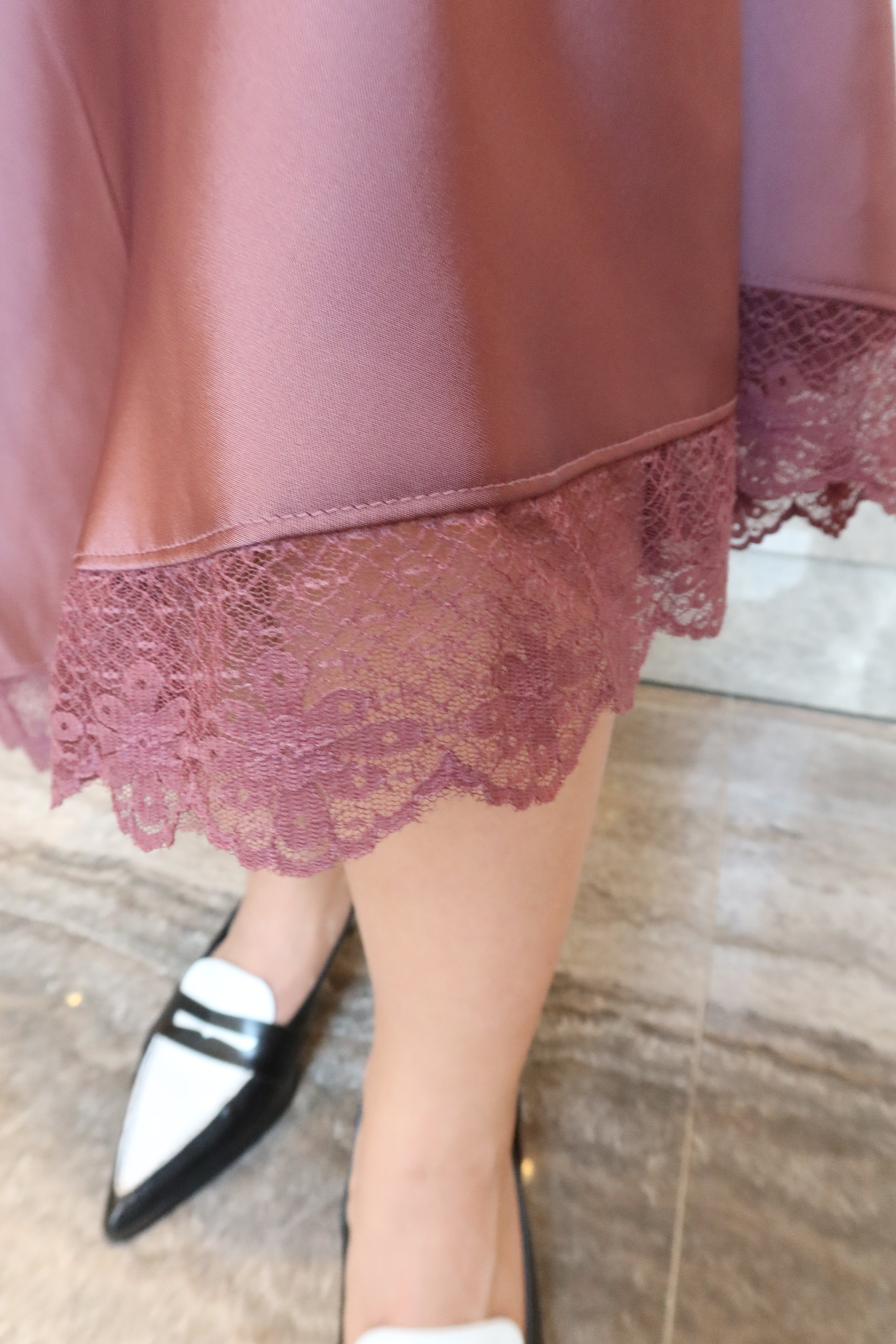 Luxe Silk Half-Length Lace Skirt [SK0057]