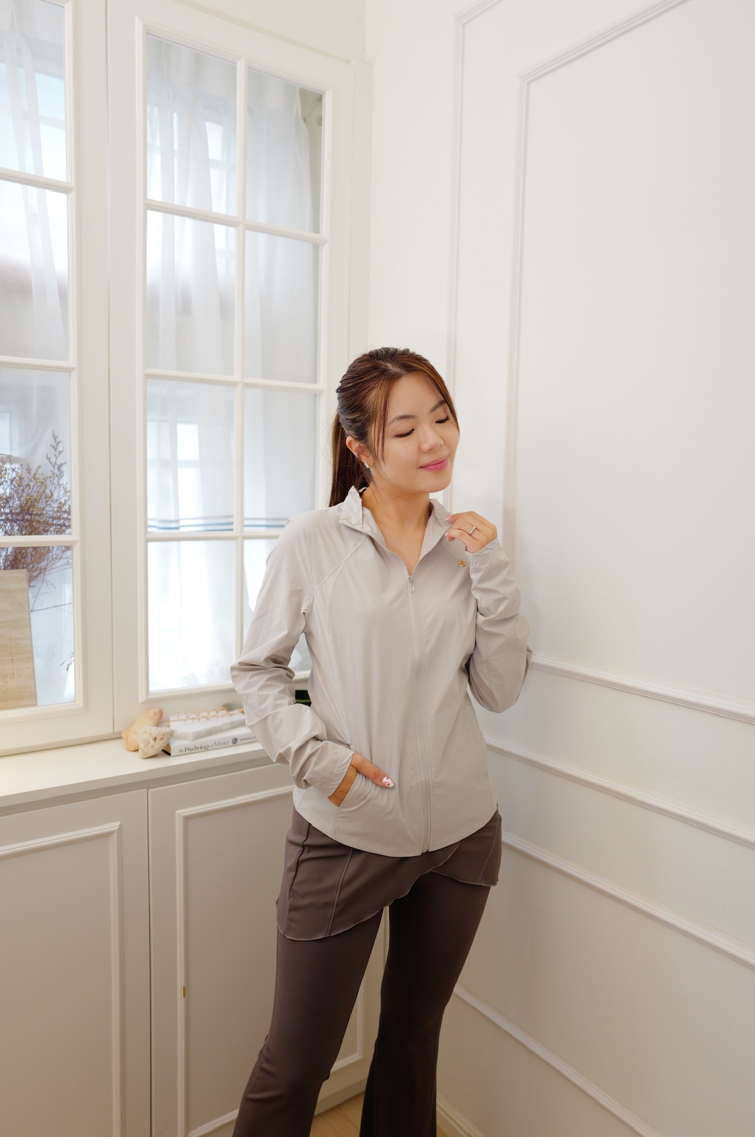 【LE ZANS BRAND COLLECTION】Slim-Fit Activewear Jacket | Stand-Collar Ergonomic Seam Gym Track Top [J0142]