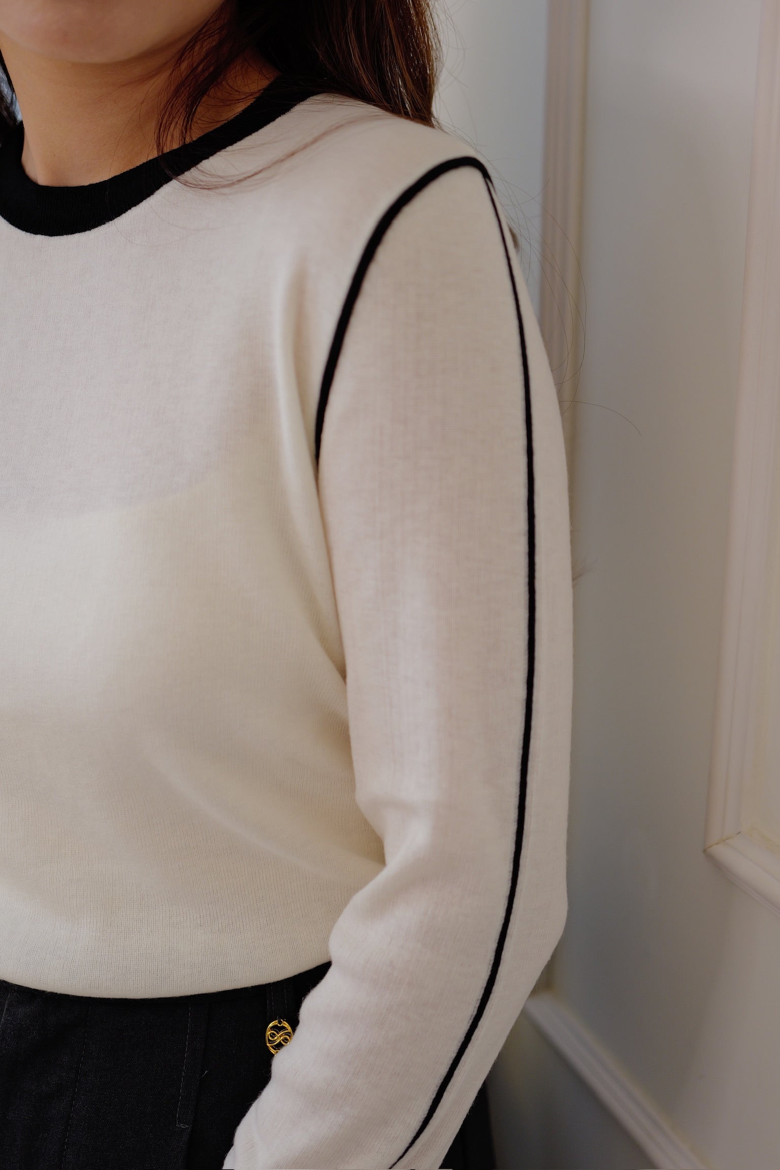 【LE ZANS PRIVÉ】Minimalist Contrast Piping Fitted Knit Long-Sleeve Top(33%wool) [T0311]