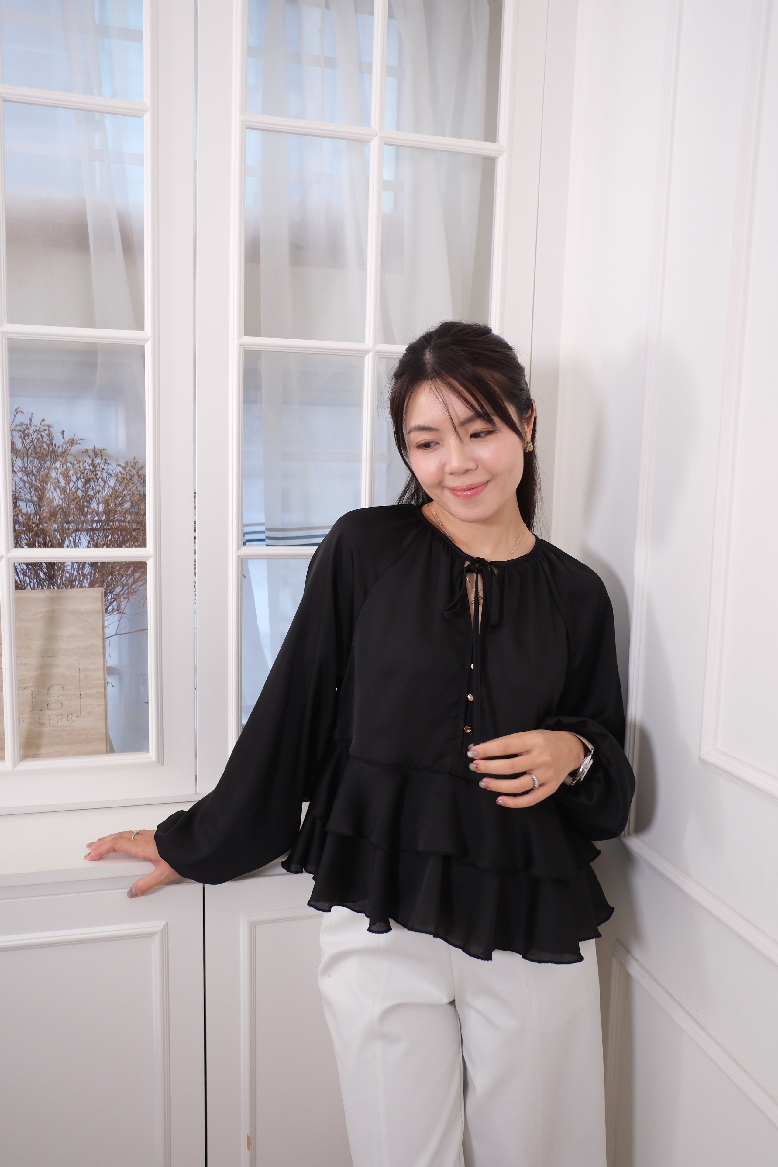 Elegant Ruffle Button-Front Chiffon Blouse [T0263]