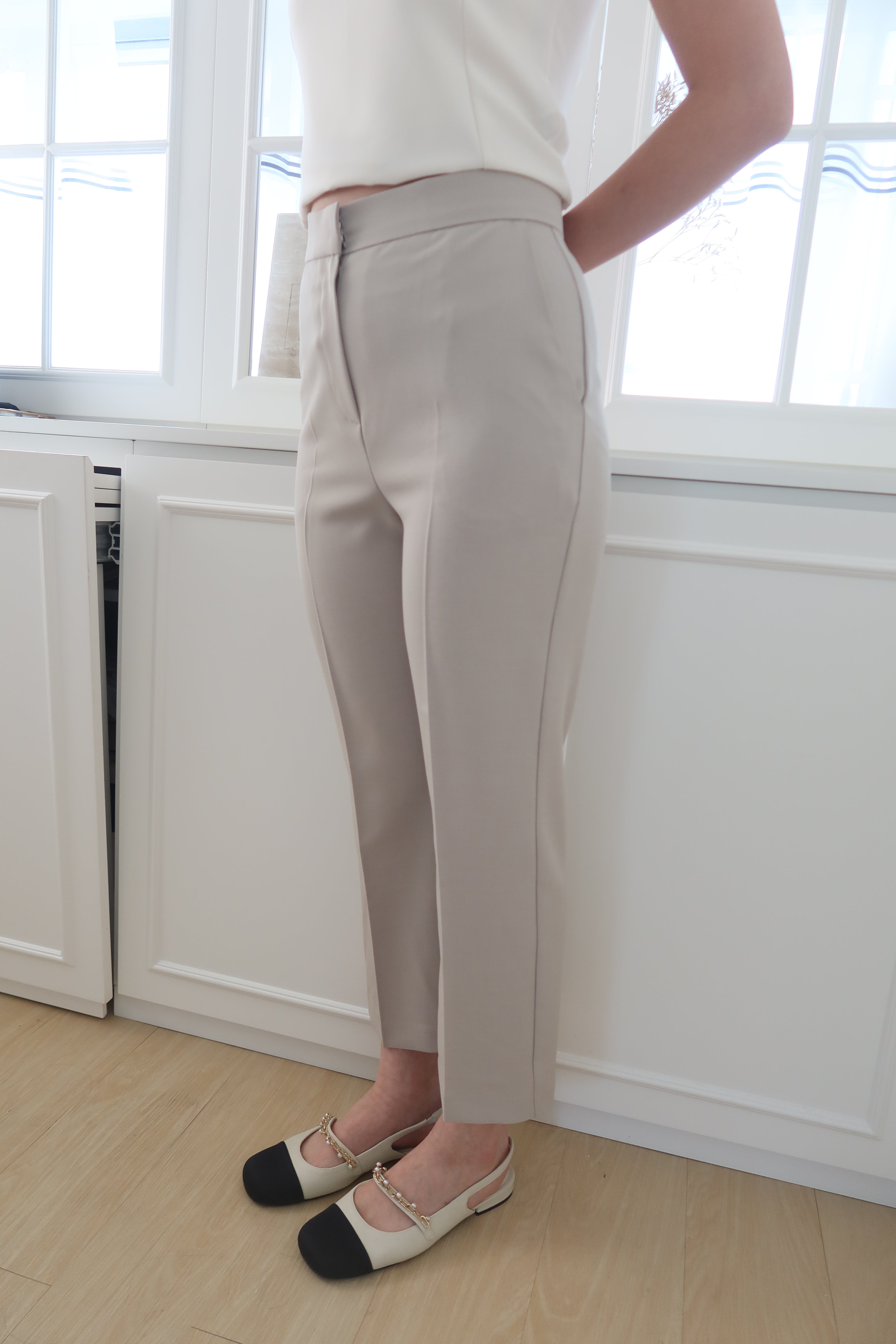 Minimalist Straight-Cut Cropped Trousers [PT0070]