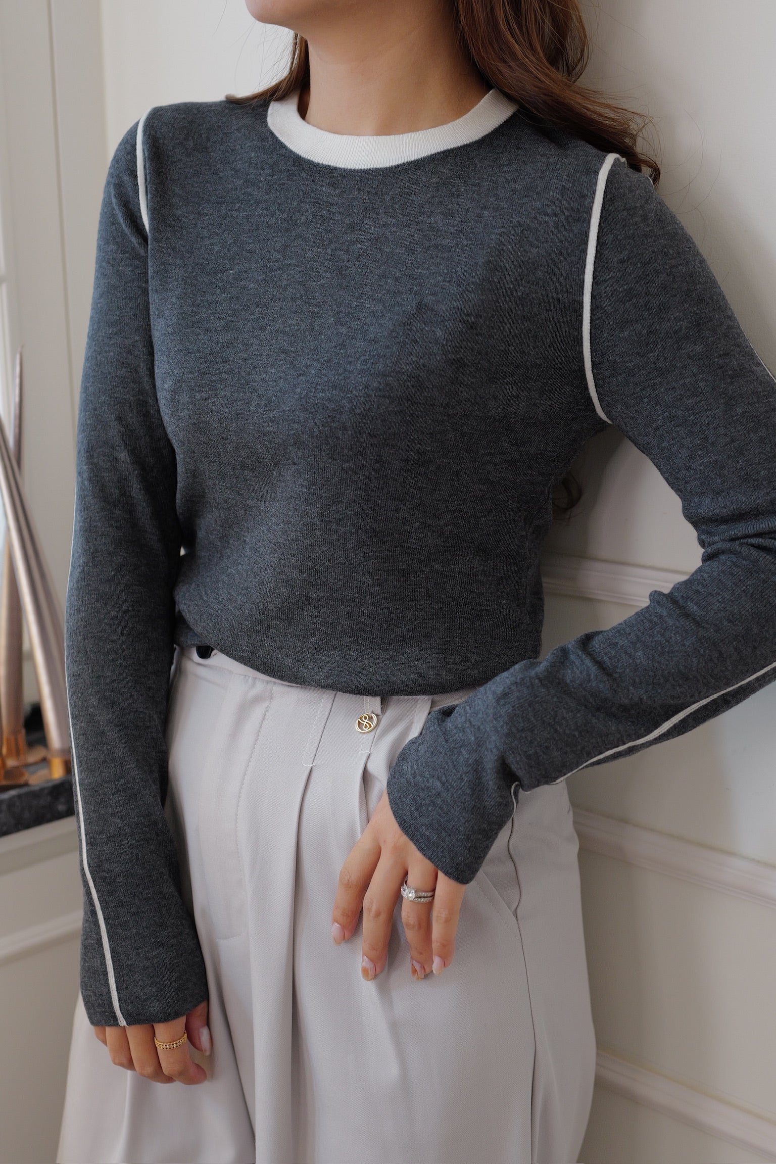 【LE ZANS PRIVÉ】Minimalist Contrast Piping Fitted Knit Long-Sleeve Top(33%wool) [T0311]