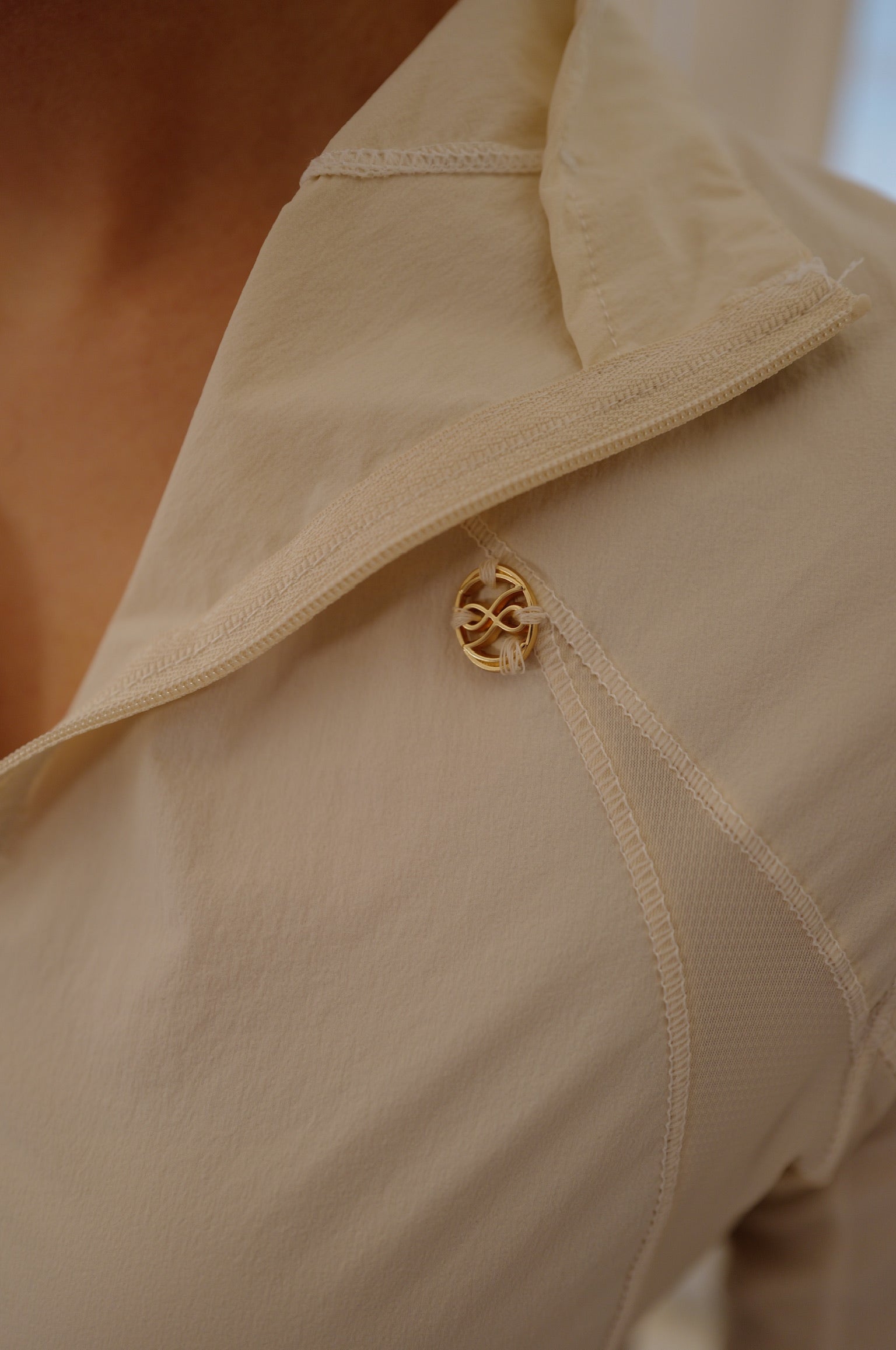 【LE ZANS BRAND COLLECTION】Slim-Fit Activewear Jacket | Stand-Collar Ergonomic Seam Gym Track Top [J0142]