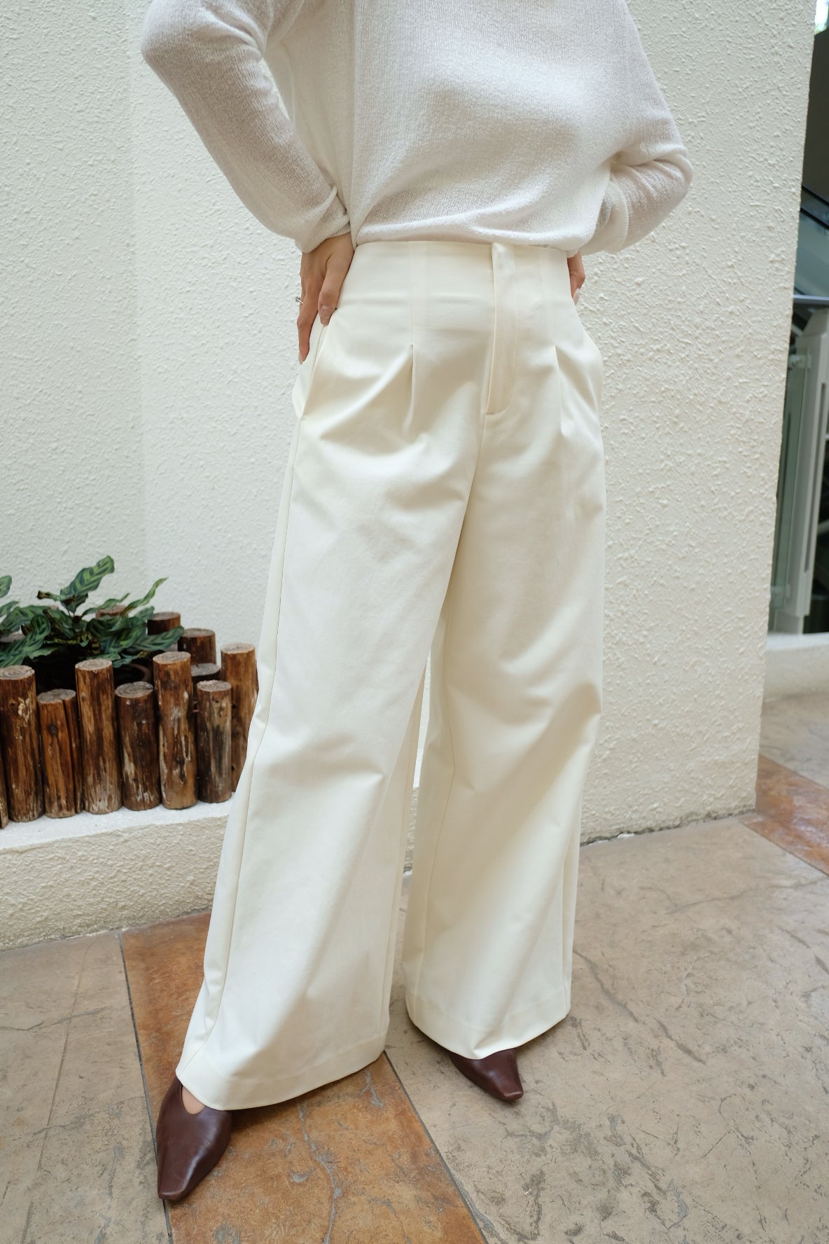 【LE ZANS BRAND COLLECTION】Cream Pleated High-Waist Wide Leg Pants ［PT0086]