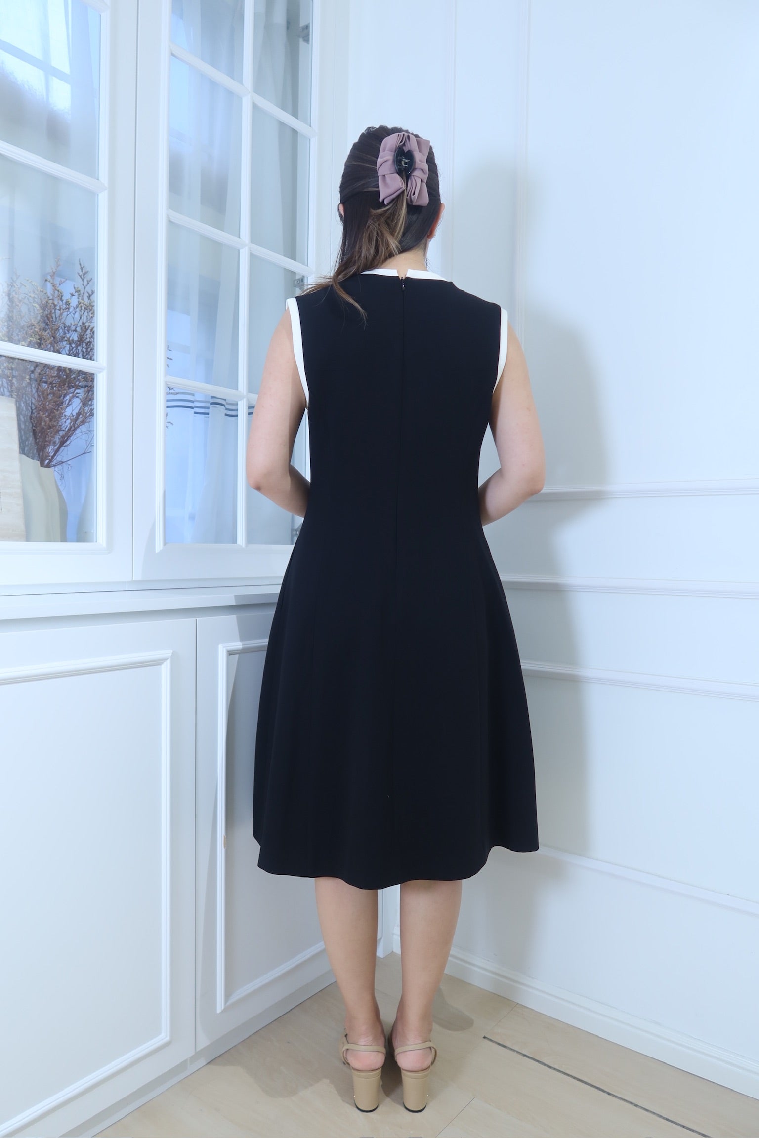 【LE ZANS BRAND COLLECTION】Minimalist Duo-Tone Sleeveless Dress [OPS0154]