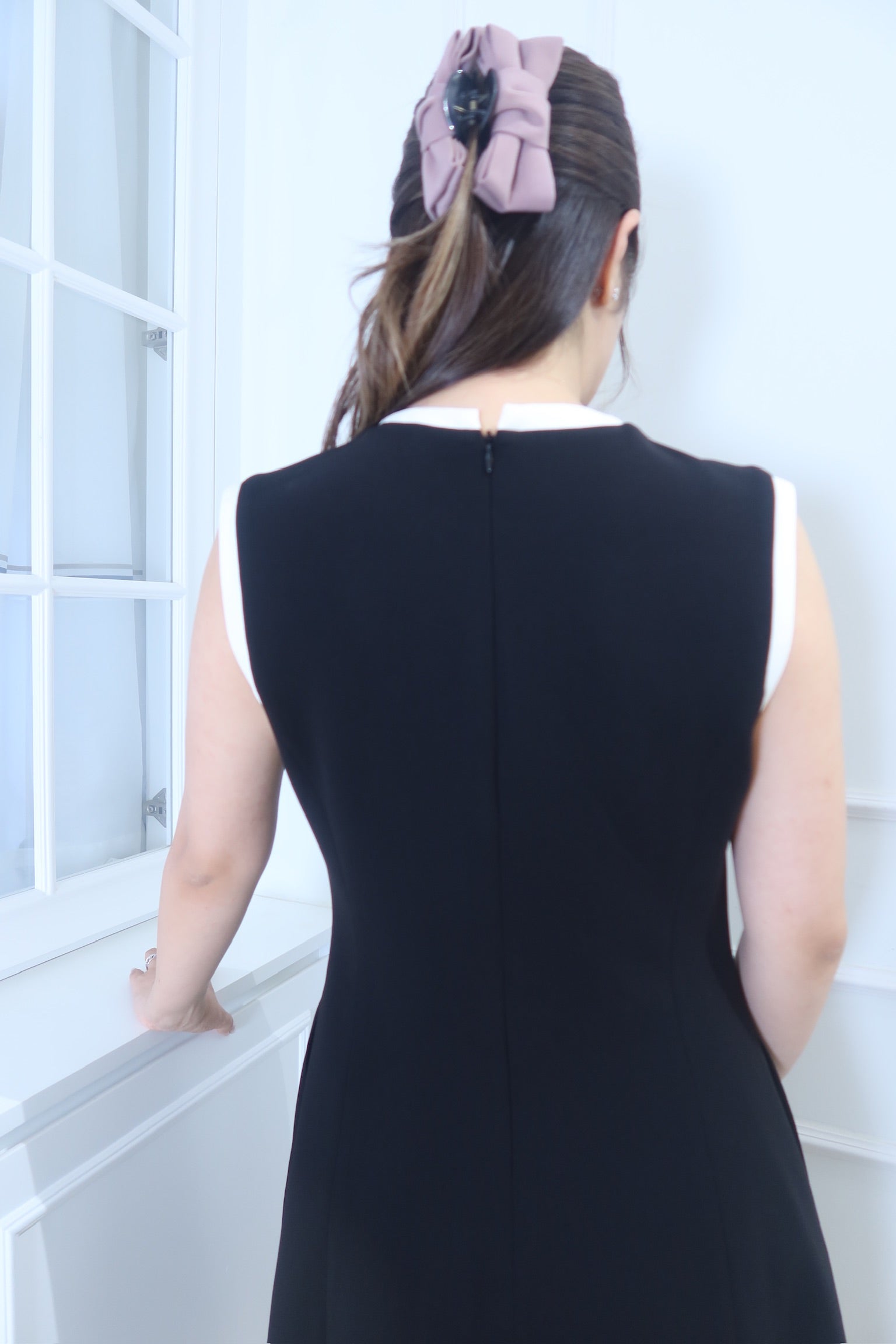 【LE ZANS BRAND COLLECTION】Minimalist Duo-Tone Sleeveless Dress [OPS0154]