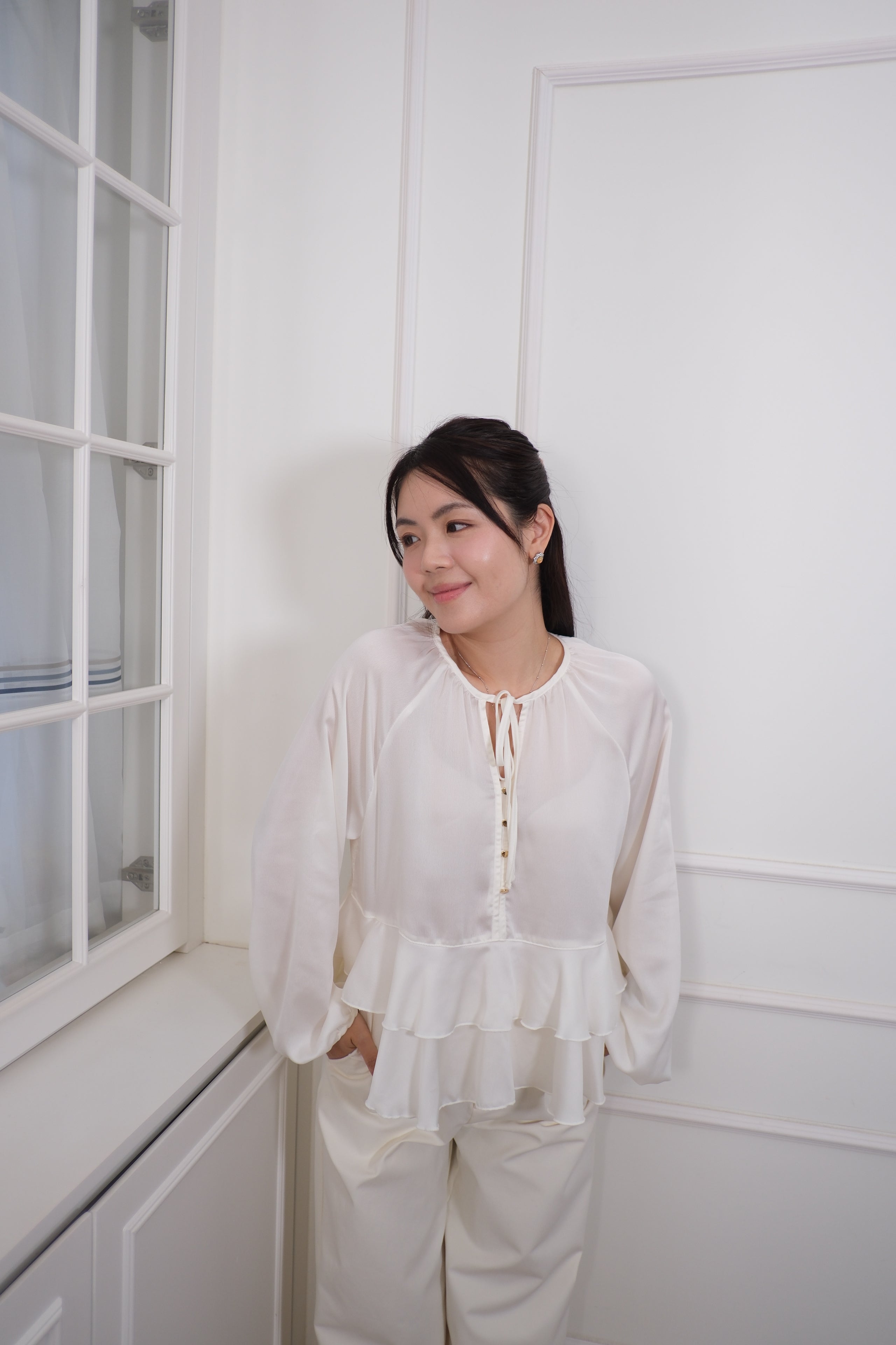 Elegant Ruffle Button-Front Chiffon Blouse [T0263]