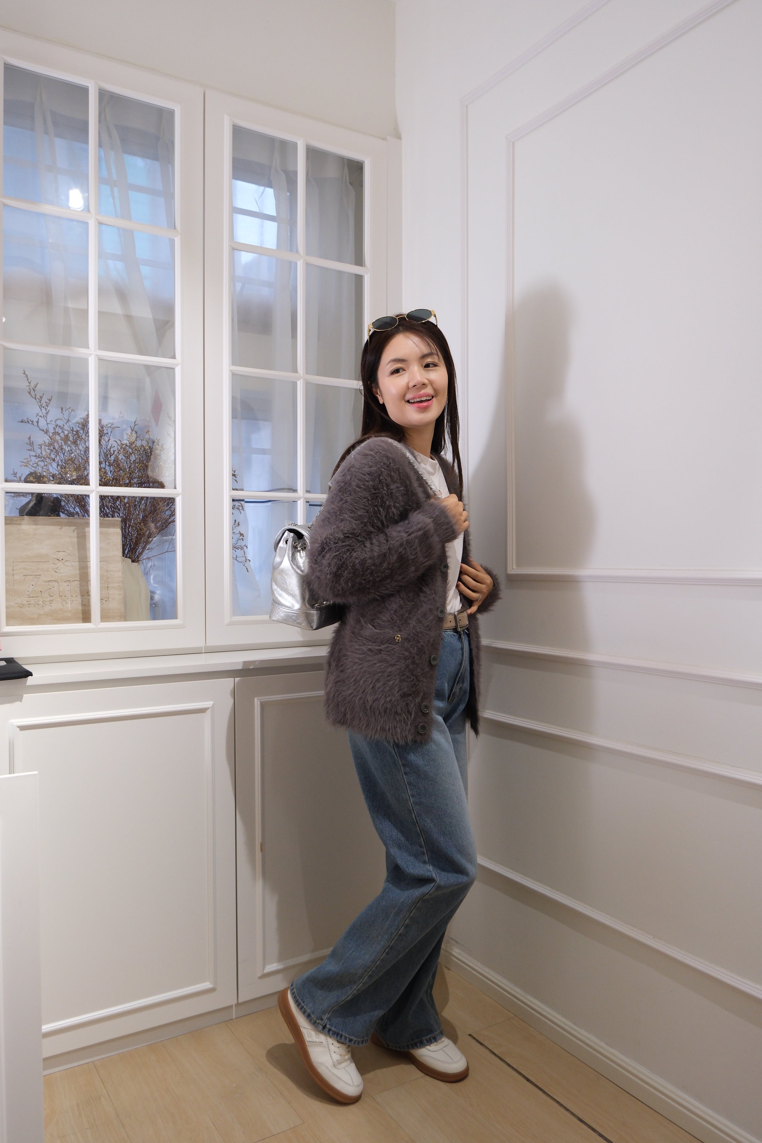 【LE ZANS BRAND COLLECTION】Fluffy Black Fuzzy Button Long Cardigan [J0130]