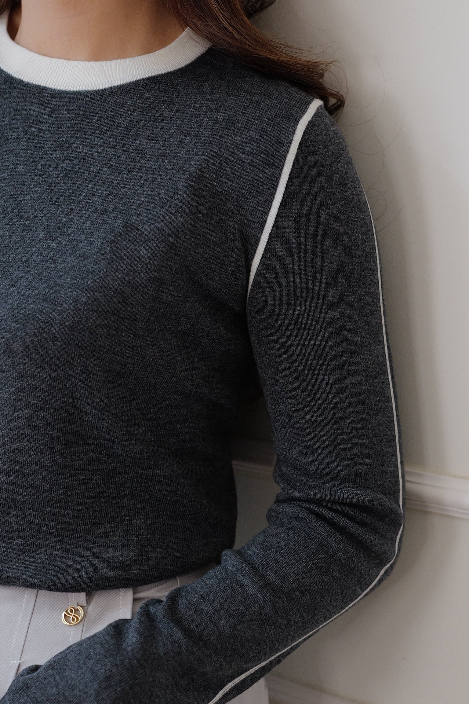 【LE ZANS PRIVÉ】Minimalist Contrast Piping Fitted Knit Long-Sleeve Top(33%wool) [T0311]