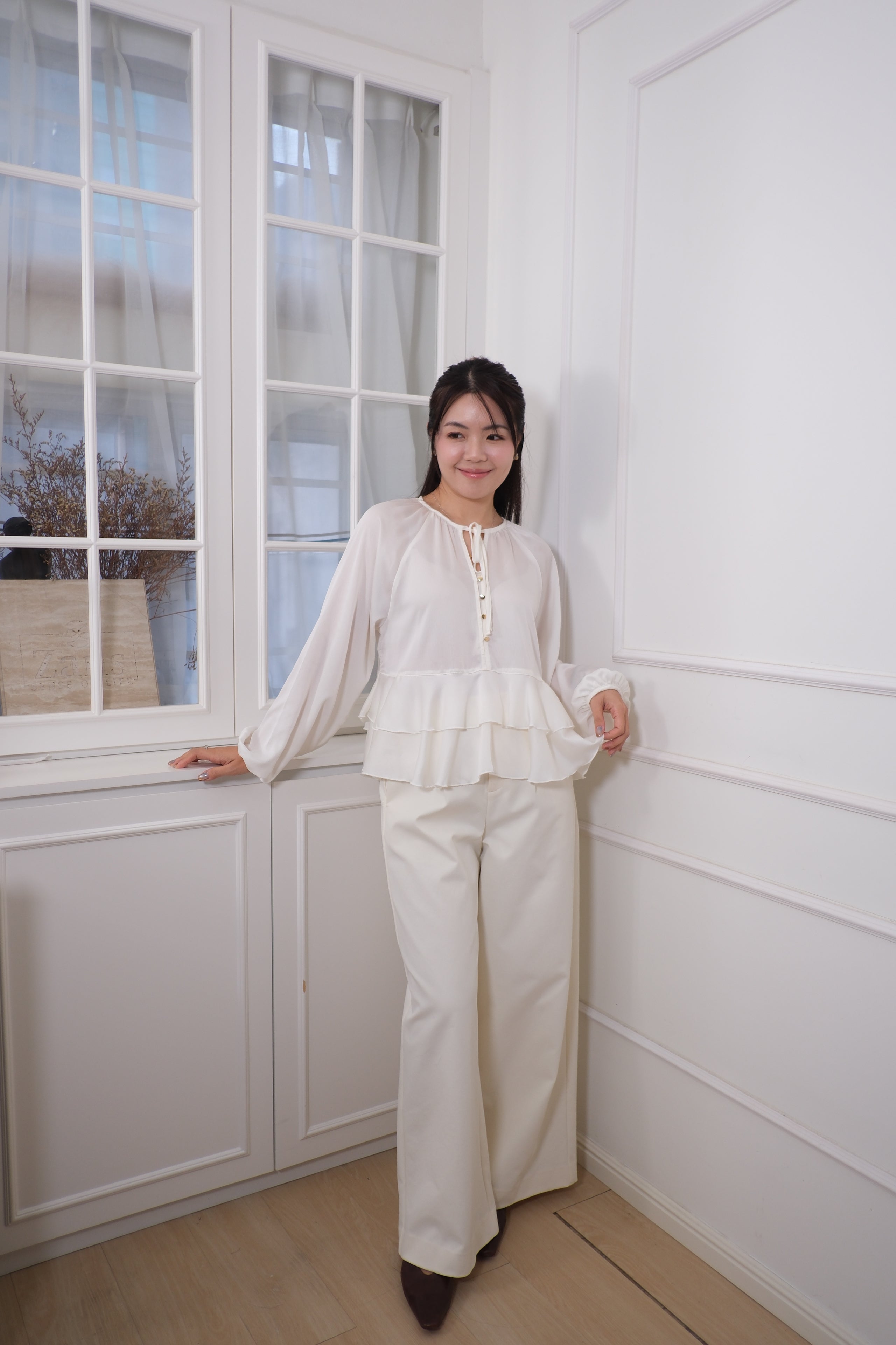 Elegant Ruffle Button-Front Chiffon Blouse [T0263]