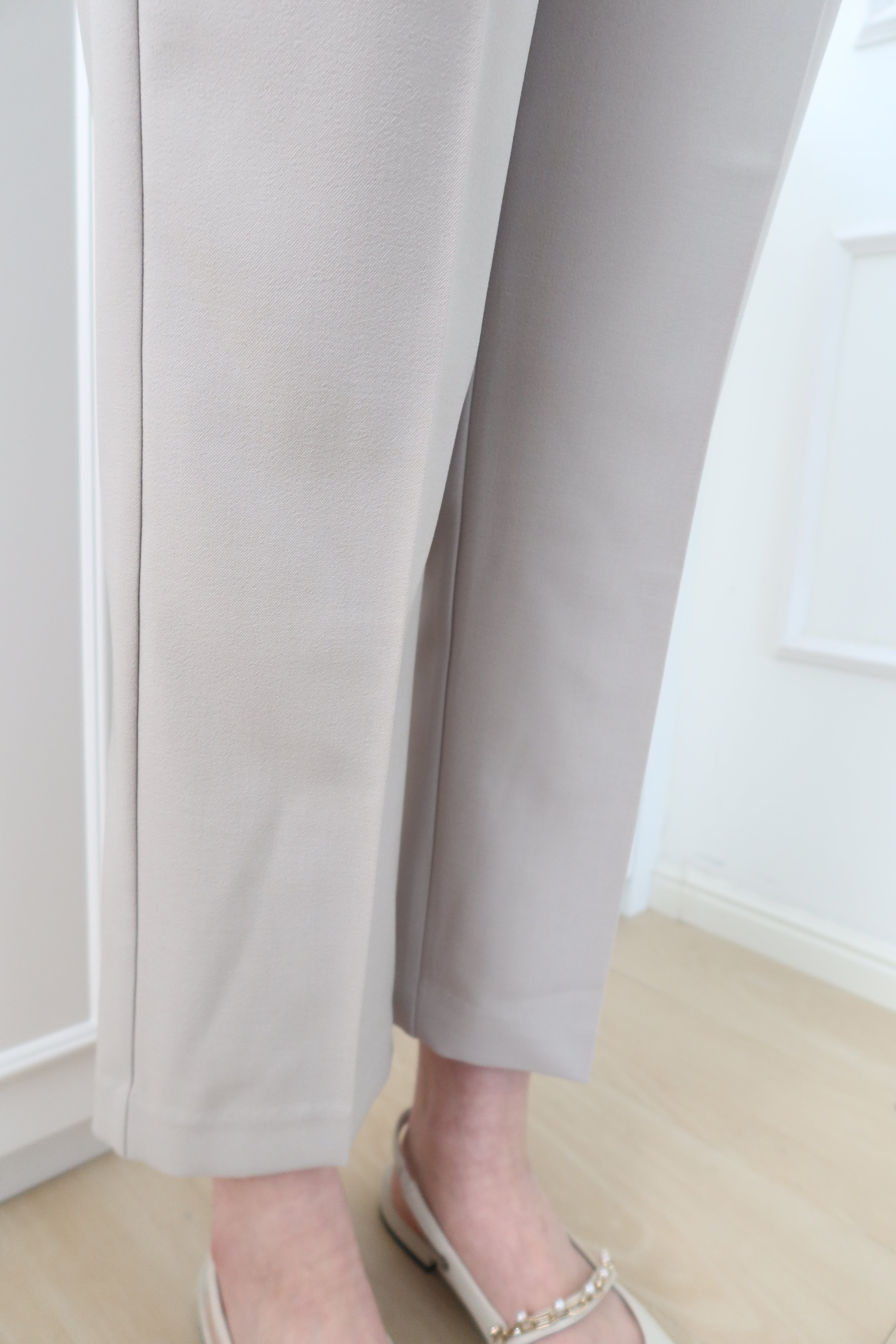 Minimalist Straight-Cut Cropped Trousers [PT0070]