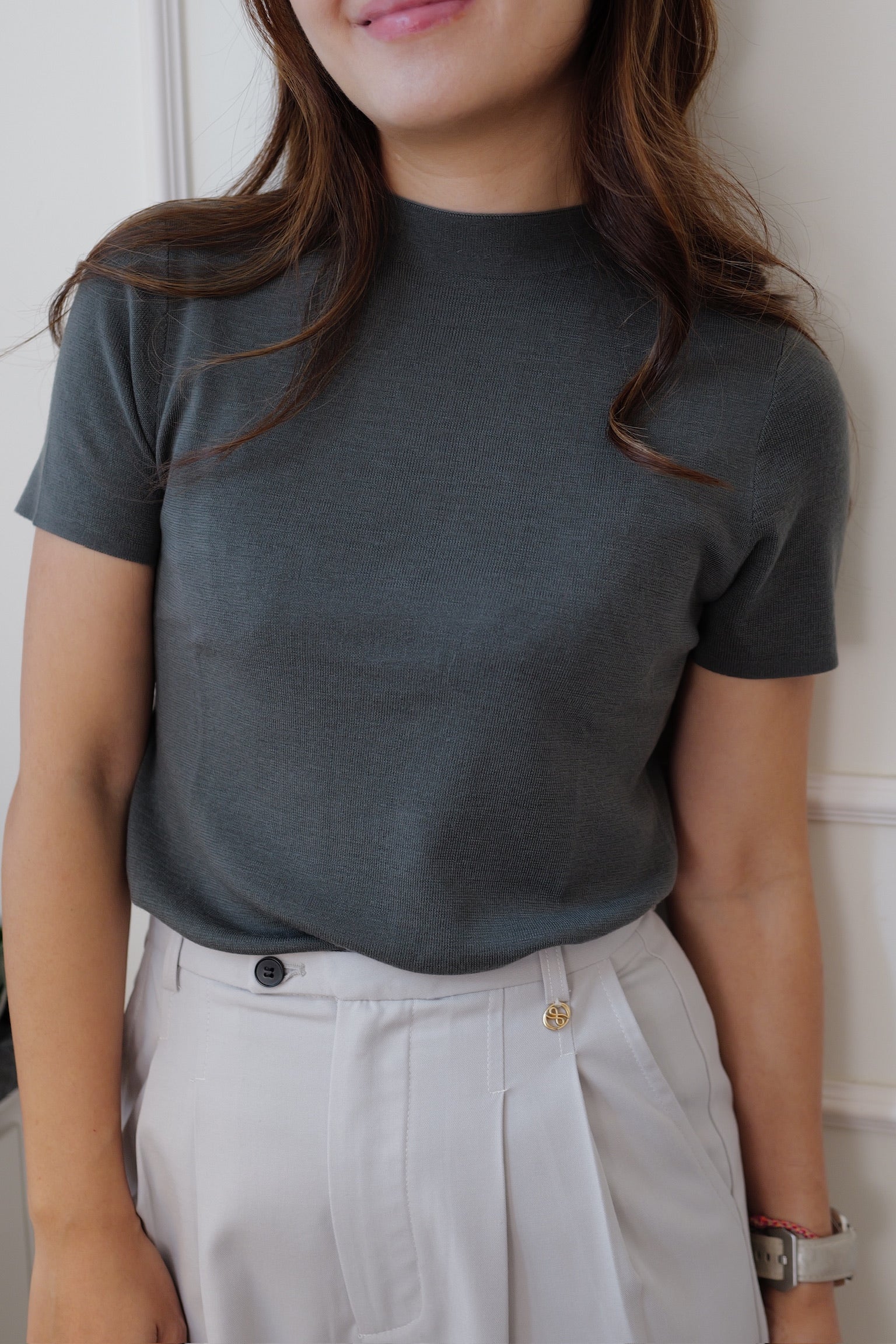 【LE ZANS PRIVÉ】Minimalist Mock-Neck Fine Knit Short-Sleeve Top (100%頂級德國揚子紗) [T0309]