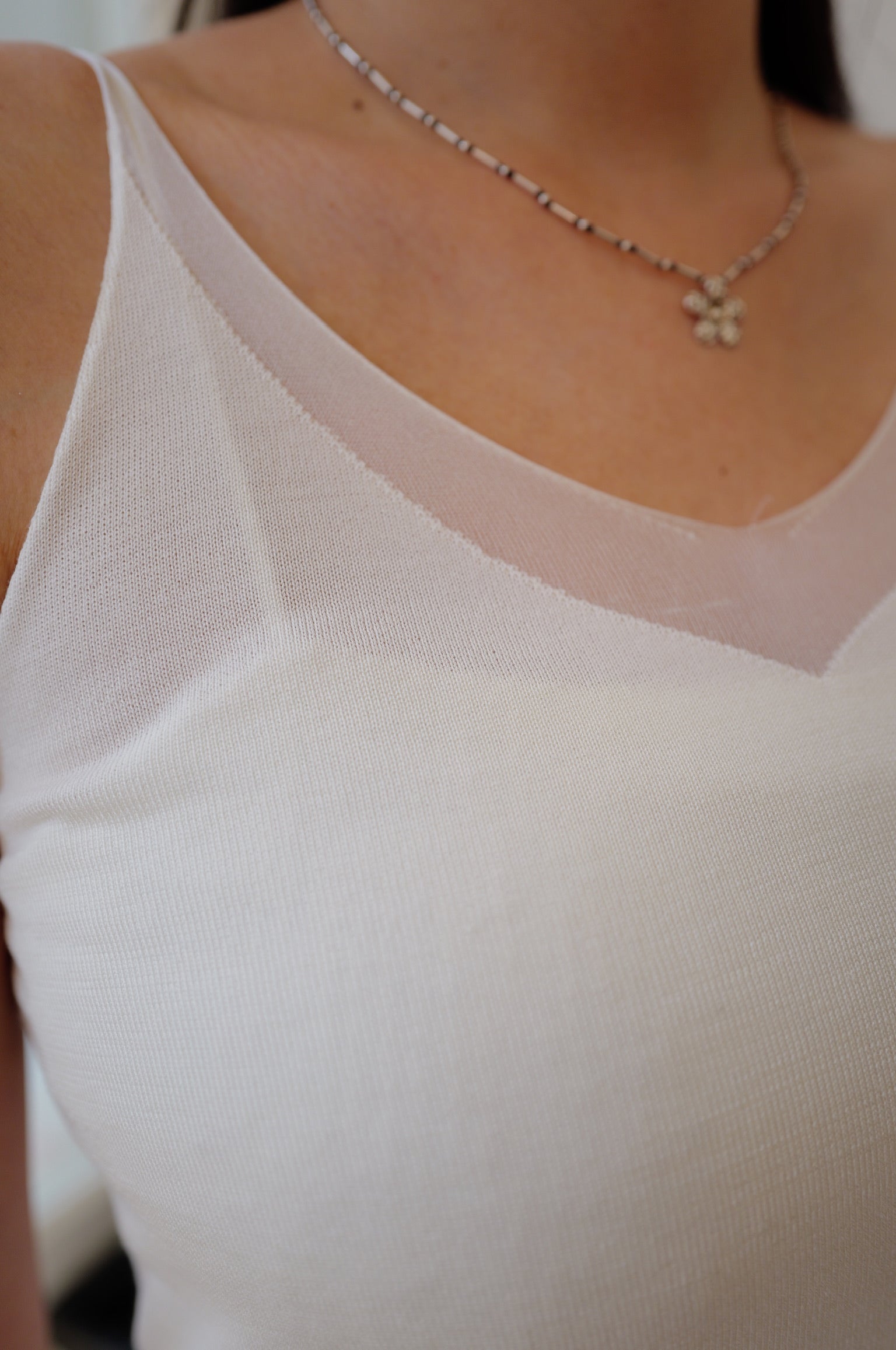 【LE ZANS BRAND COLLECTION】Sheer Perfection Mesh-Stitched V-Neck Cami [T0293]