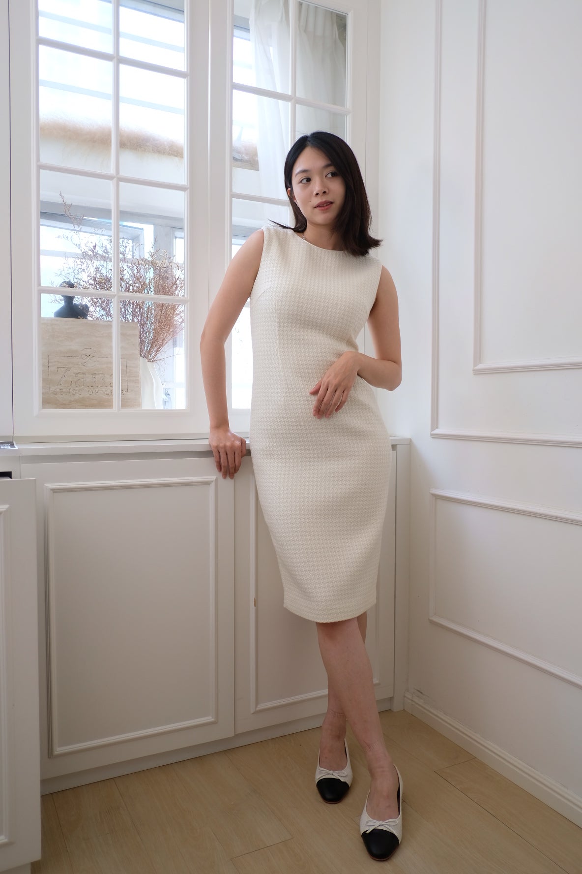 【LE ZANS BRAND COLLECTION】Sleek Silhouette Sleeveless Dress [OPS0178]