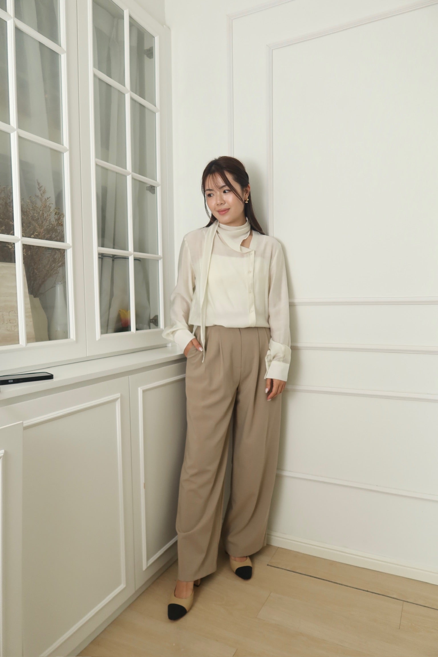 A design of a cream white turtleneck scarf top [T0182]