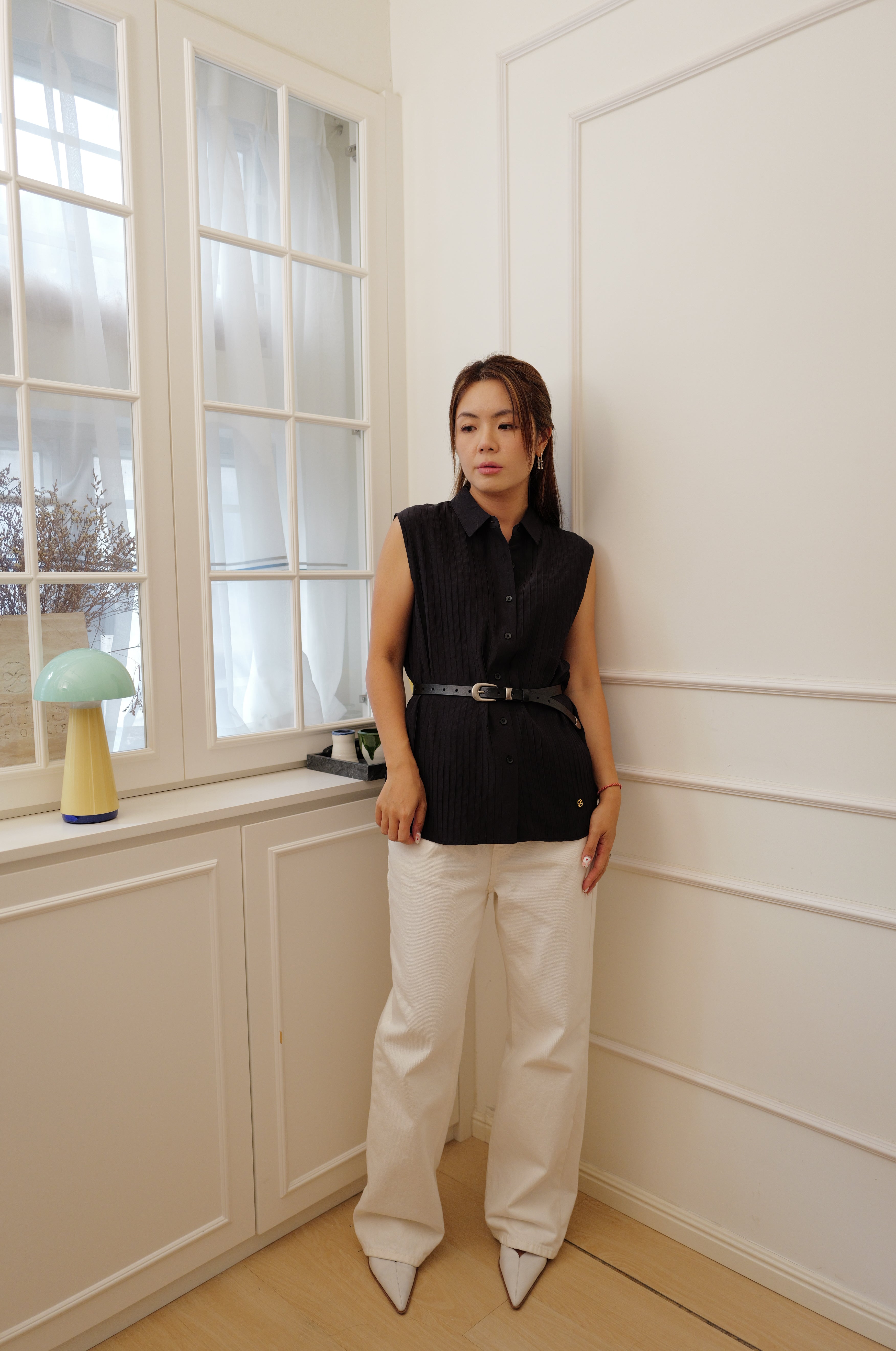 【LE ZANS BRAND COLLECTION】Chic Charcoal Accordion Pleated Sleeveless Shirt (100% silk) [T0300]