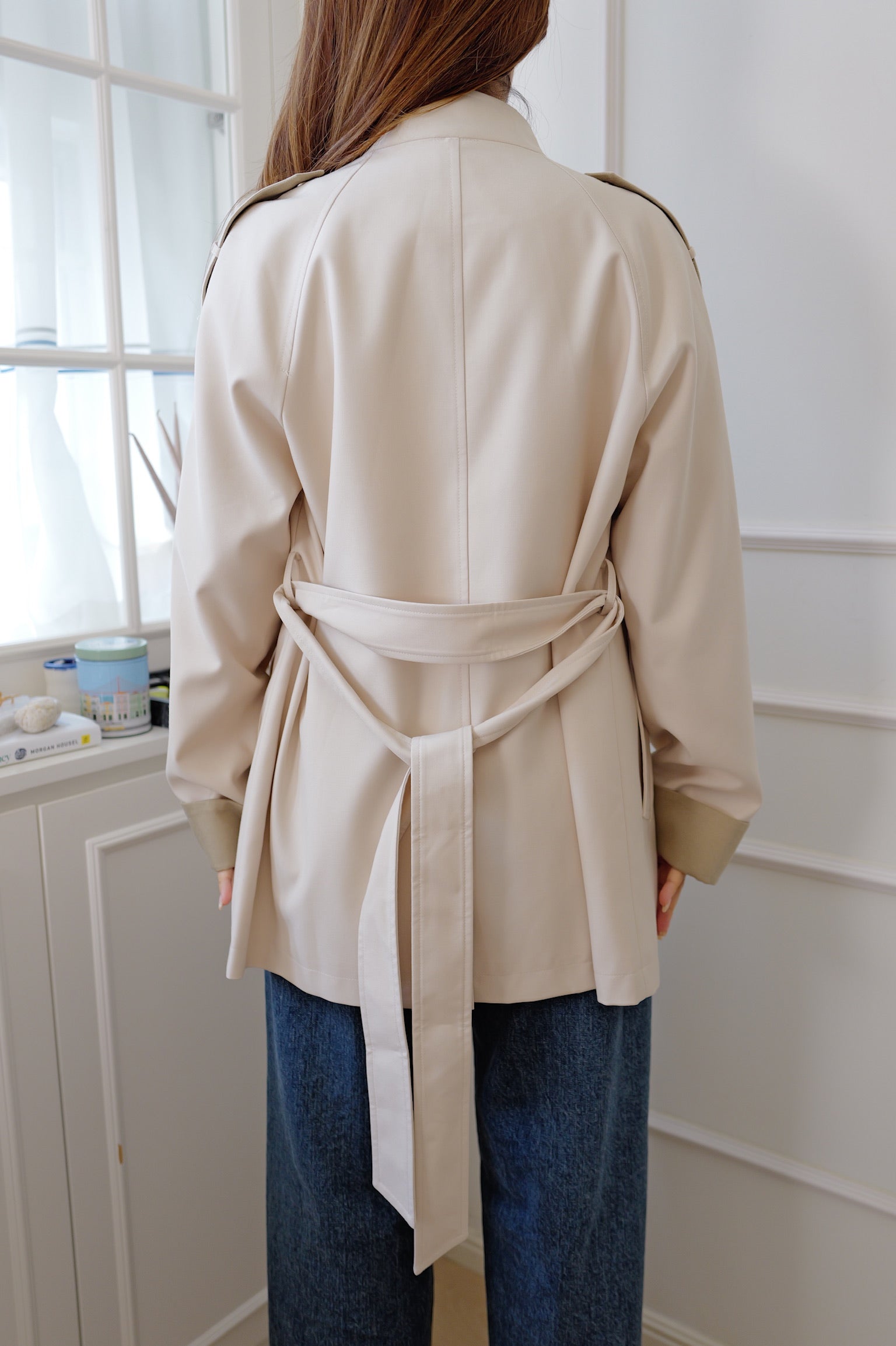 【LE ZANS PRIVÉ】French Two-Tone Lapel Belted Short Trench Coat [J0146]