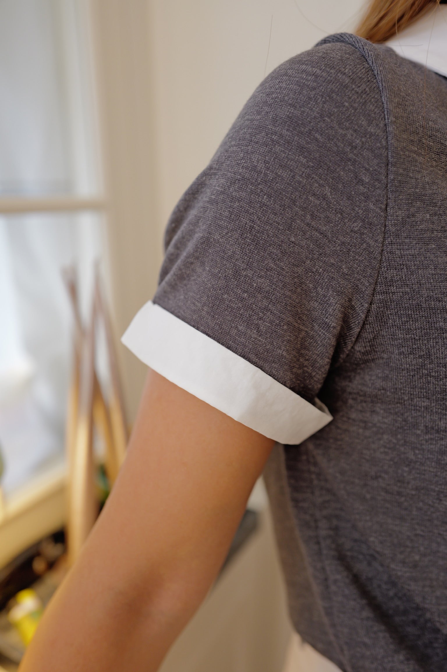 【LE ZANS BRAND COLLECTION】Contrast Collar Open V-Neck Knit Polo Top [T0303]