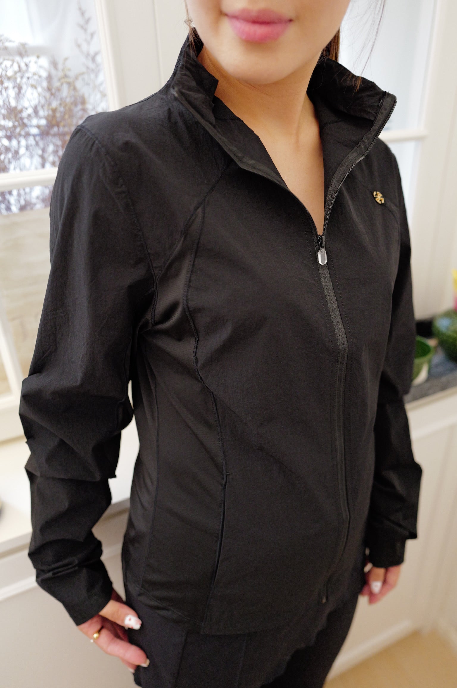 【LE ZANS BRAND COLLECTION】Slim-Fit Activewear Jacket | Stand-Collar Ergonomic Seam Gym Track Top [J0142]