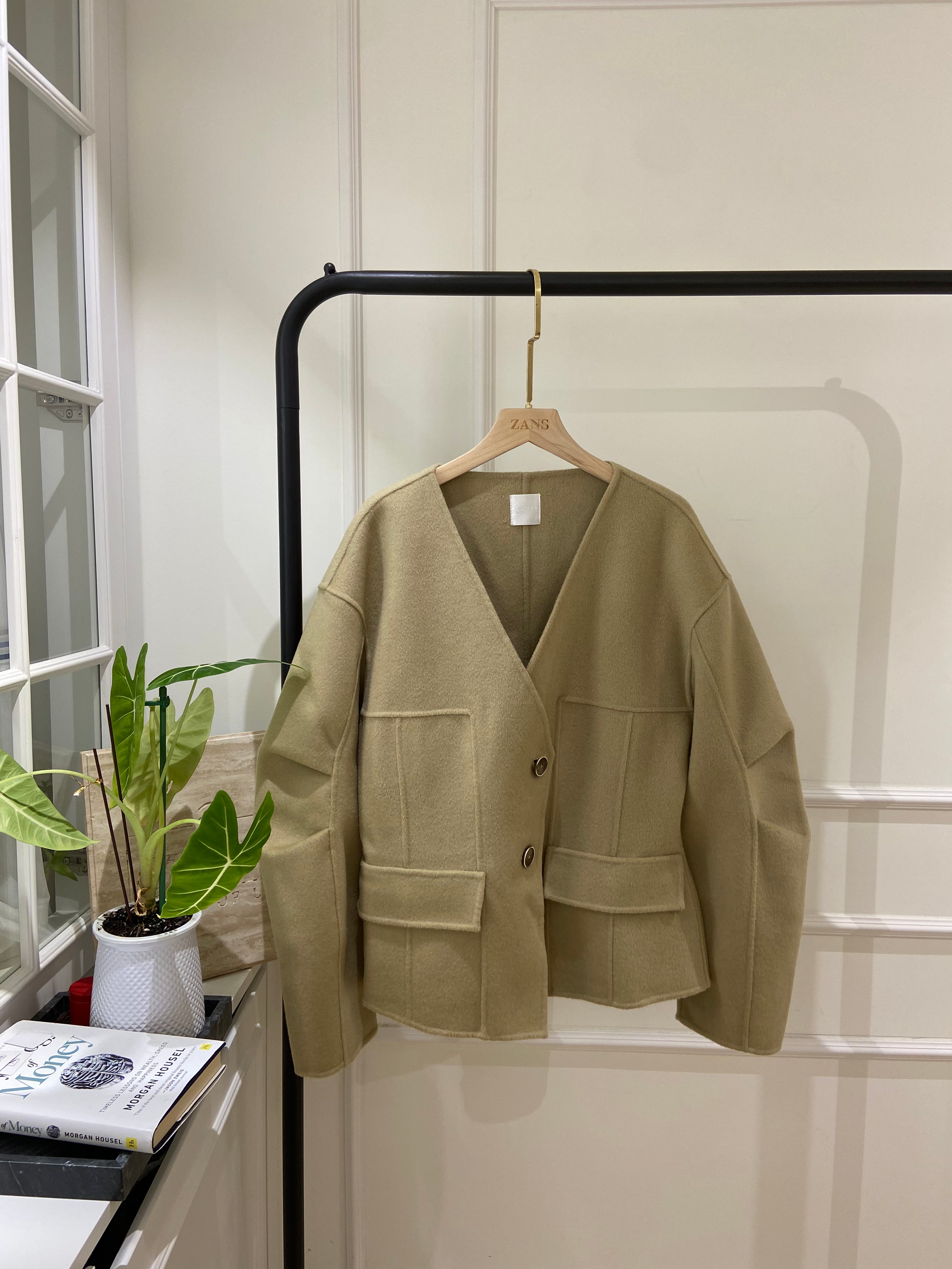 【LE ZANS BRAND COLLECTION】 Khaki Slim Open Chest Coat (100%wool) [J0069]