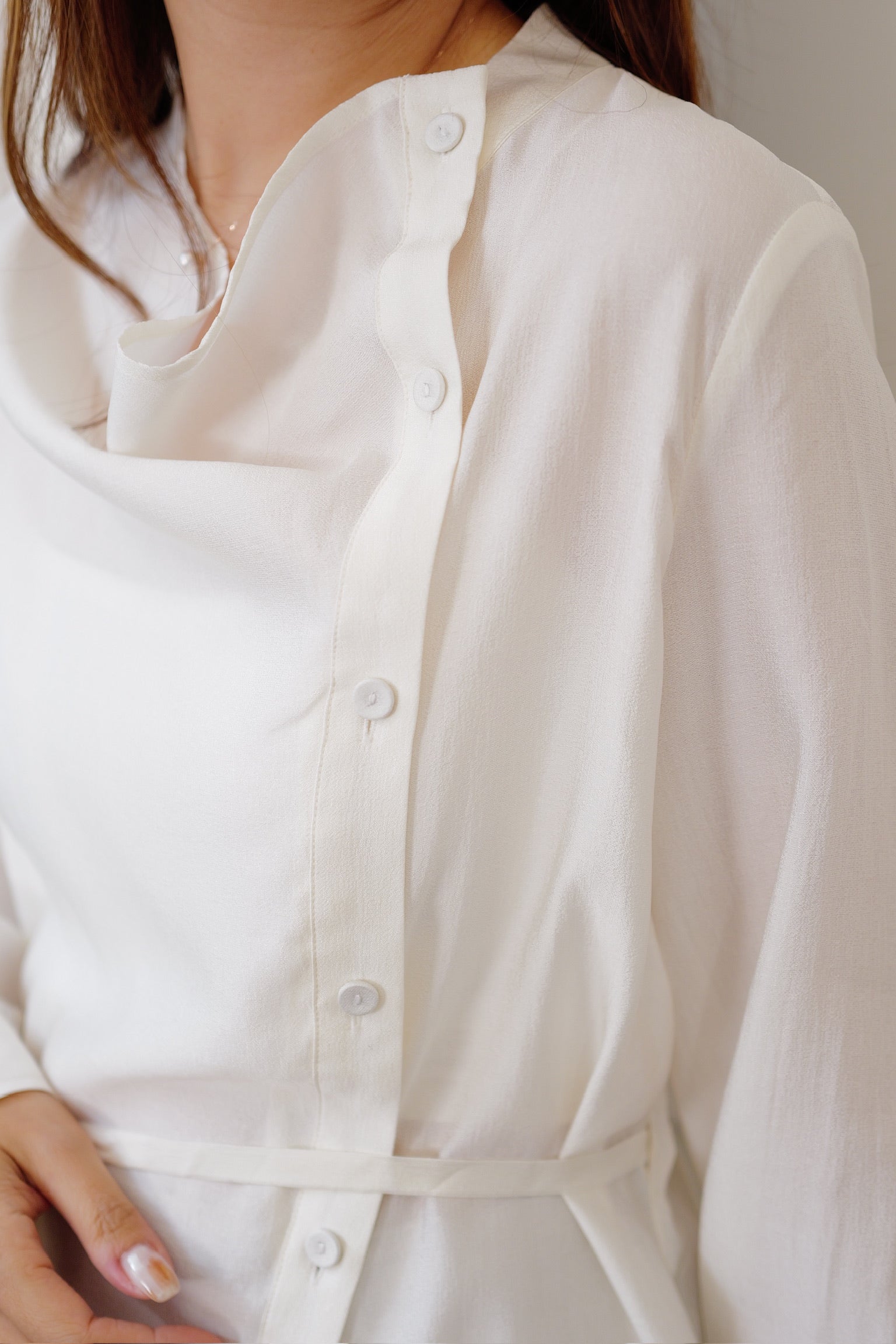 【LE ZANS BRAND COLLECTION】Minimalist Asymmetric Wrap Top[T0313]