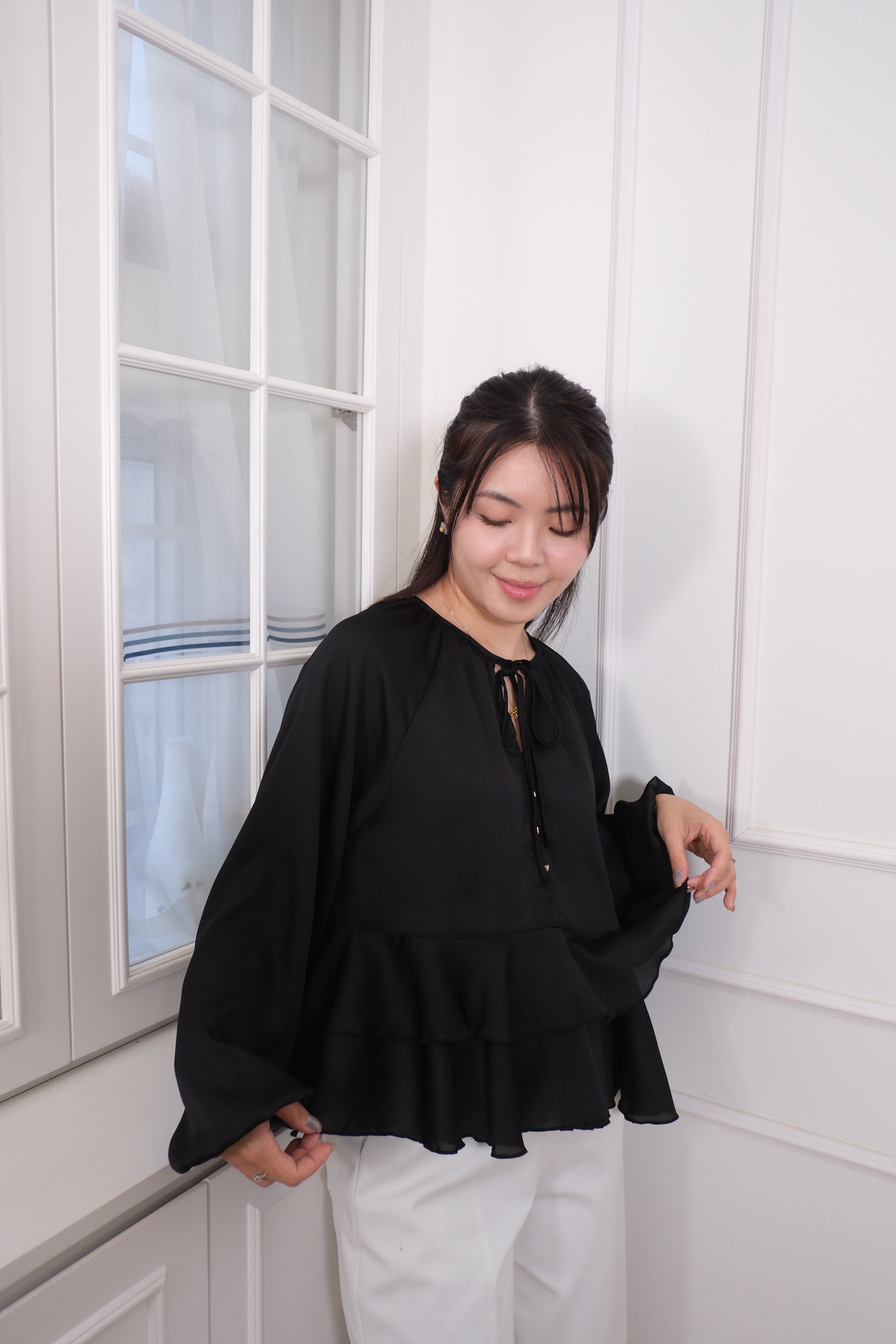 Elegant Ruffle Button-Front Chiffon Blouse [T0263]