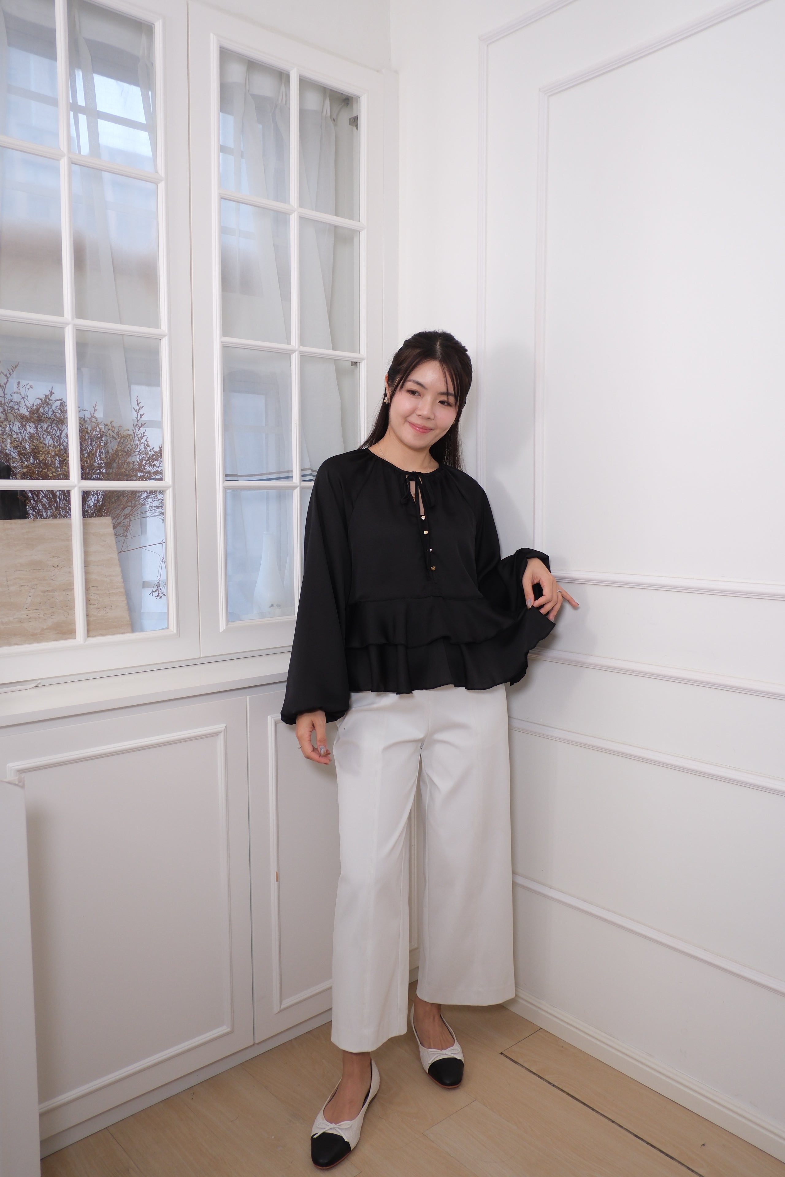 Elegant Ruffle Button-Front Chiffon Blouse [T0263]