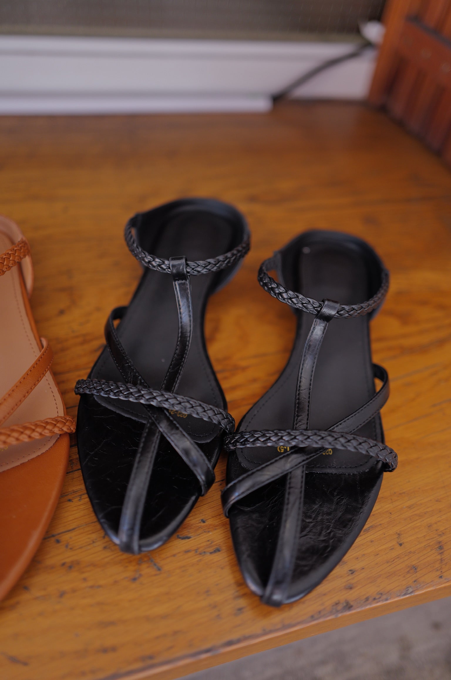 【LE ZANS BRAND COLLECTION】Braided Cross Strap Sandals [S0032]