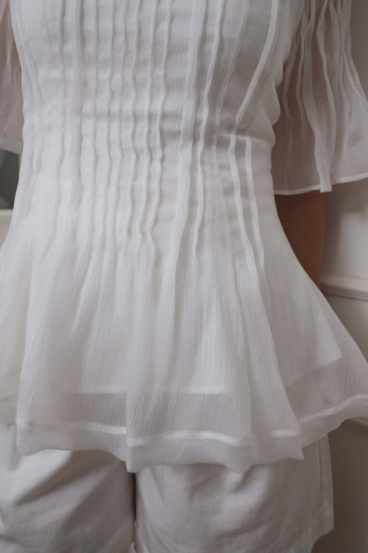 【LE ZANS BRAND COLLECTION】White Pleated Puff Sleeve Blouse [T0285]