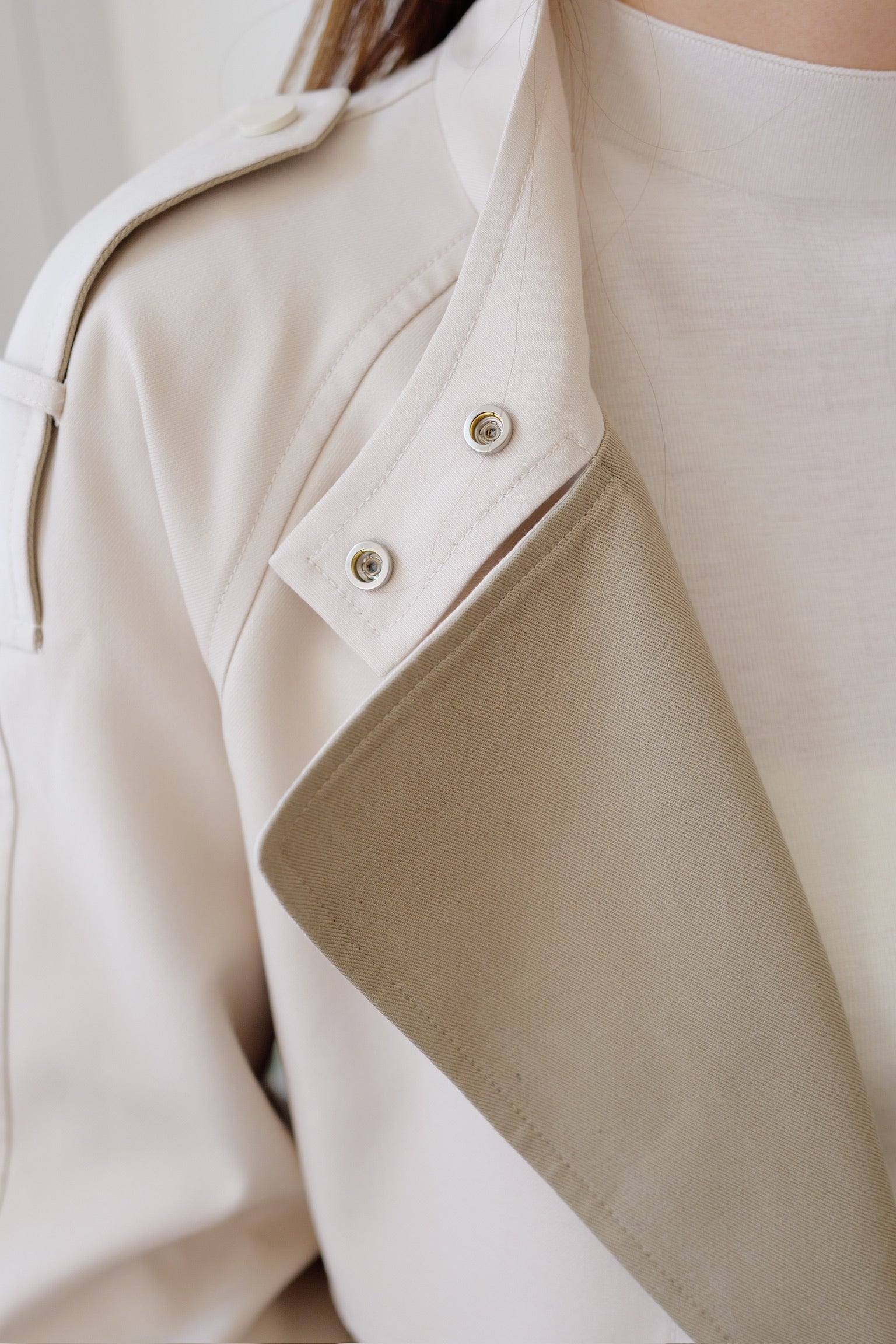 【LE ZANS PRIVÉ】French Two-Tone Lapel Belted Short Trench Coat [J0146]