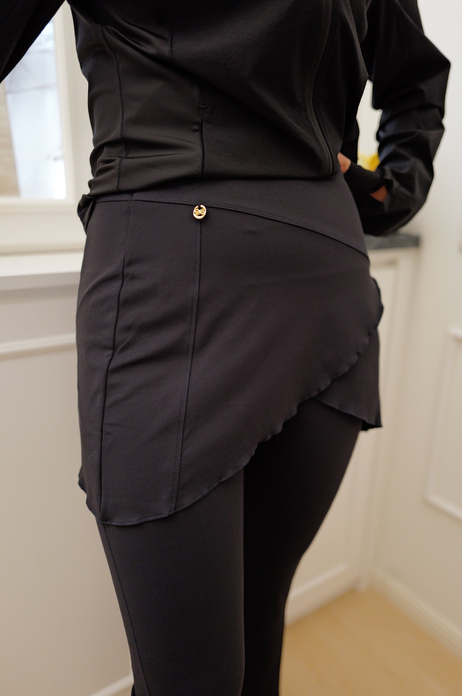 【LE ZANS BRAND COLLECTION】Balletcore 2-in-1 Layered Skirt Flared Leggings [PT0096]