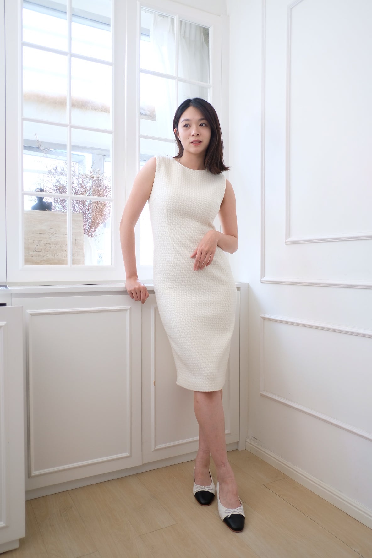 【LE ZANS BRAND COLLECTION】Sleek Silhouette Sleeveless Dress [OPS0178]