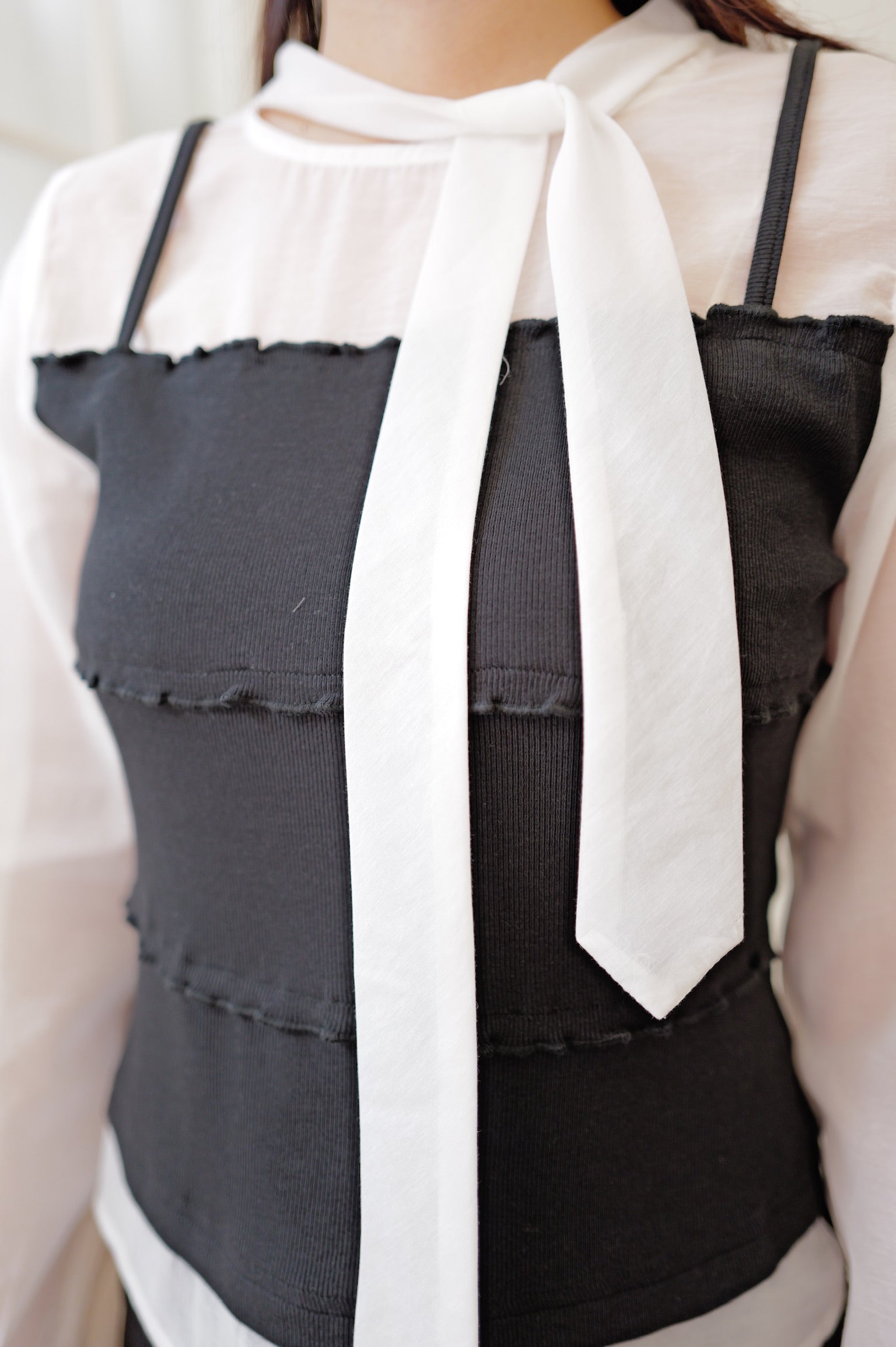 【LE ZANS BRAND COLLECTION】French Romantic Sheer Tie-Neck Blouse & Frill Cami Two-Piece Set [T0305]