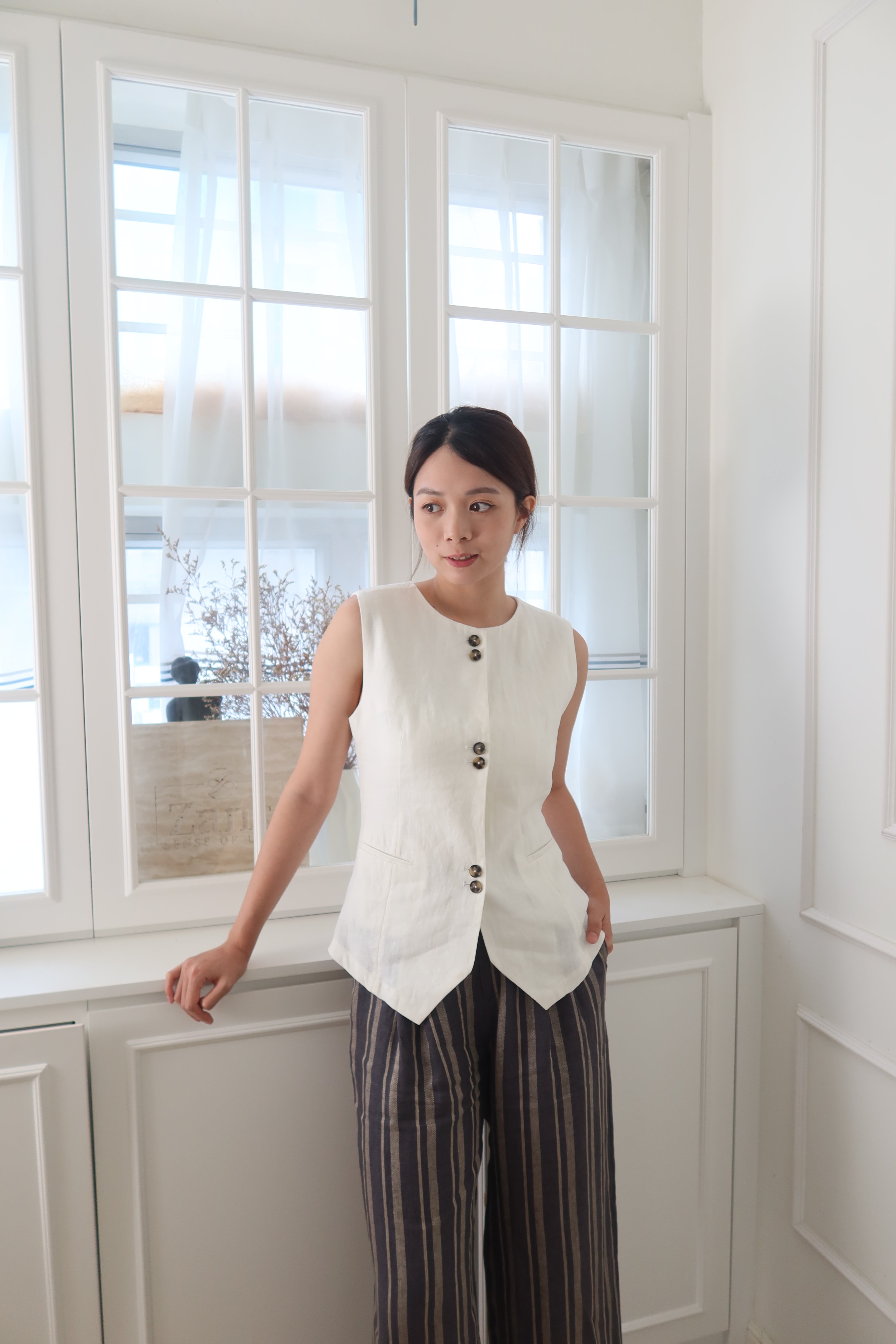 【LE ZANS BRAND COLLECTION】Linen Luxe Button Vest (100% Linen) [J0105]