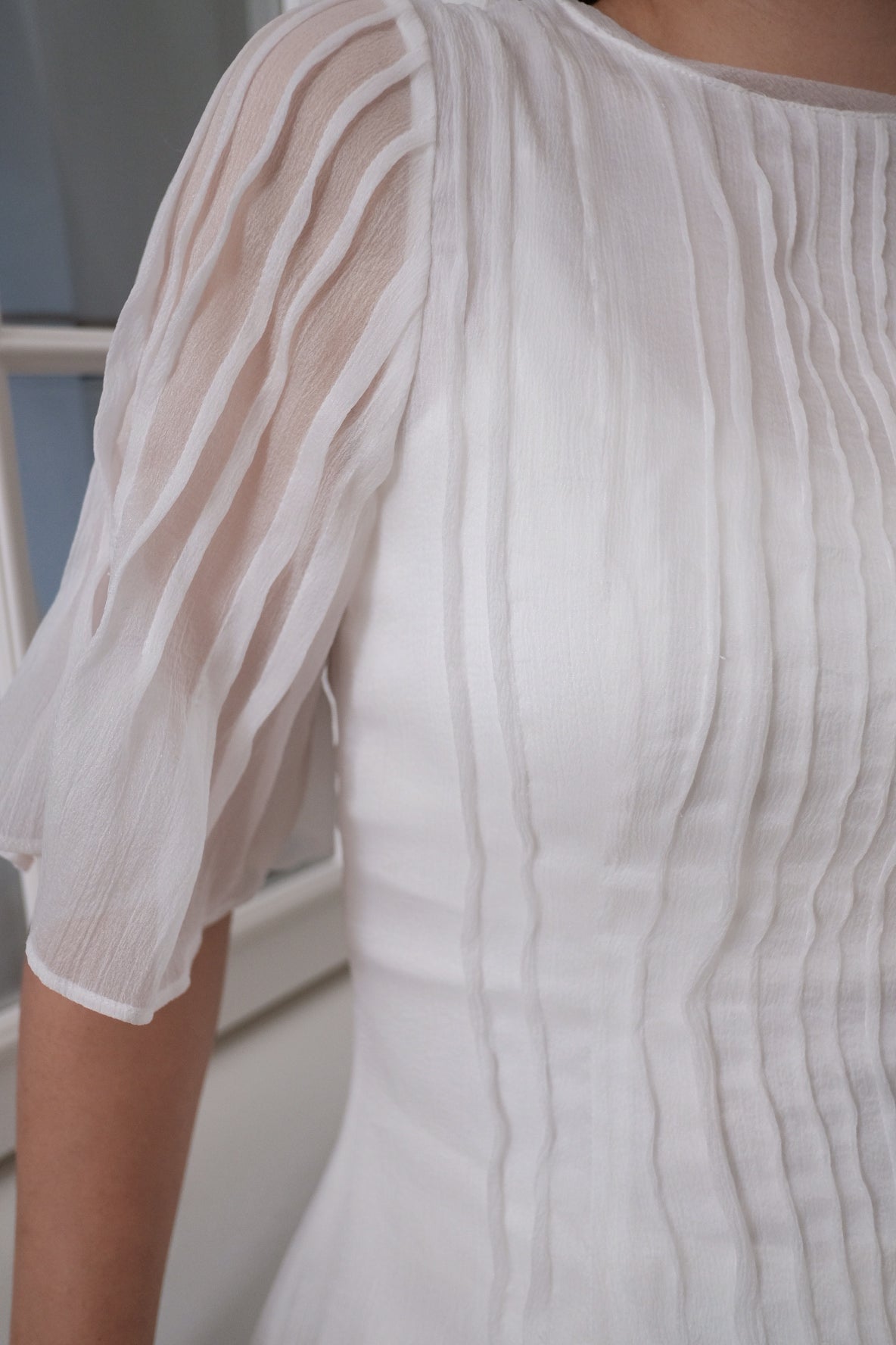 【LE ZANS BRAND COLLECTION】White Pleated Puff Sleeve Blouse [T0285]